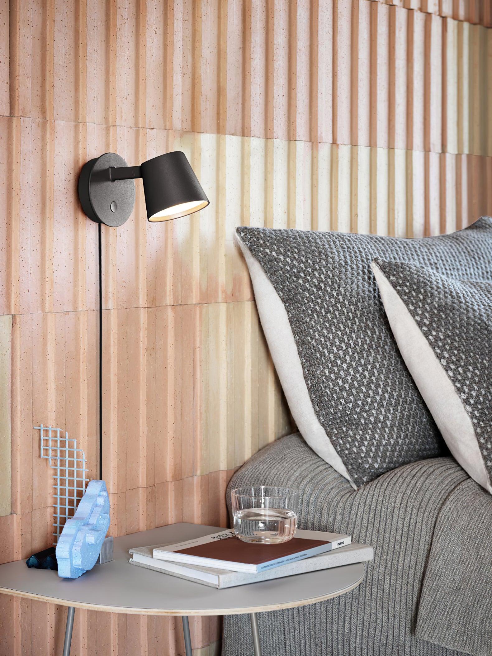 Tip Plug-In Wall Lamp - Blowlighting