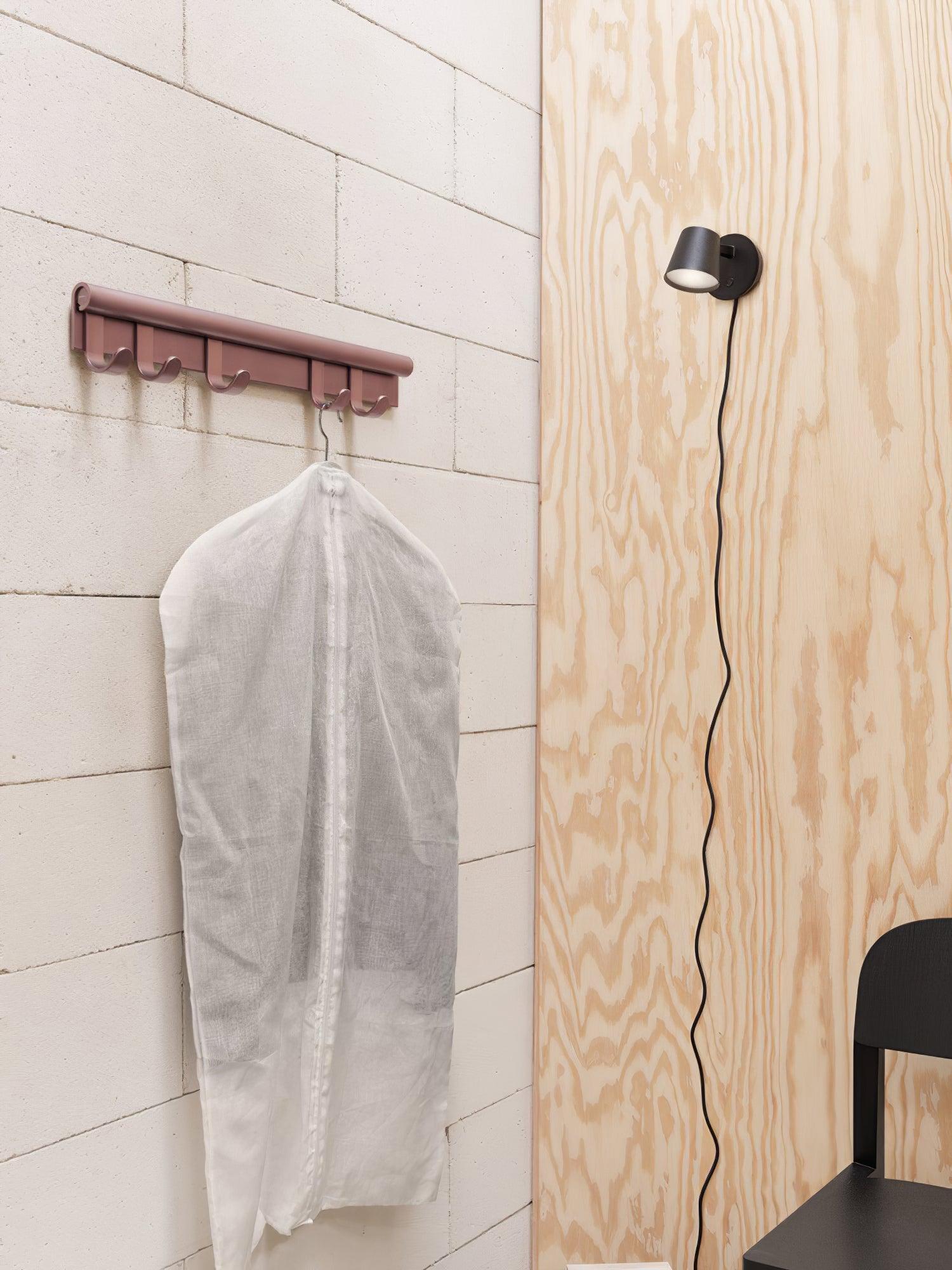 Tip Plug-In Wall Lamp - Blowlighting