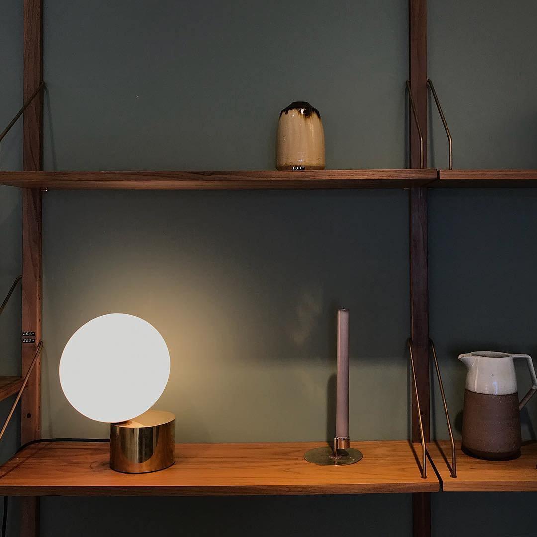 Tip of The Tongue Table Lamp - Blowlighting