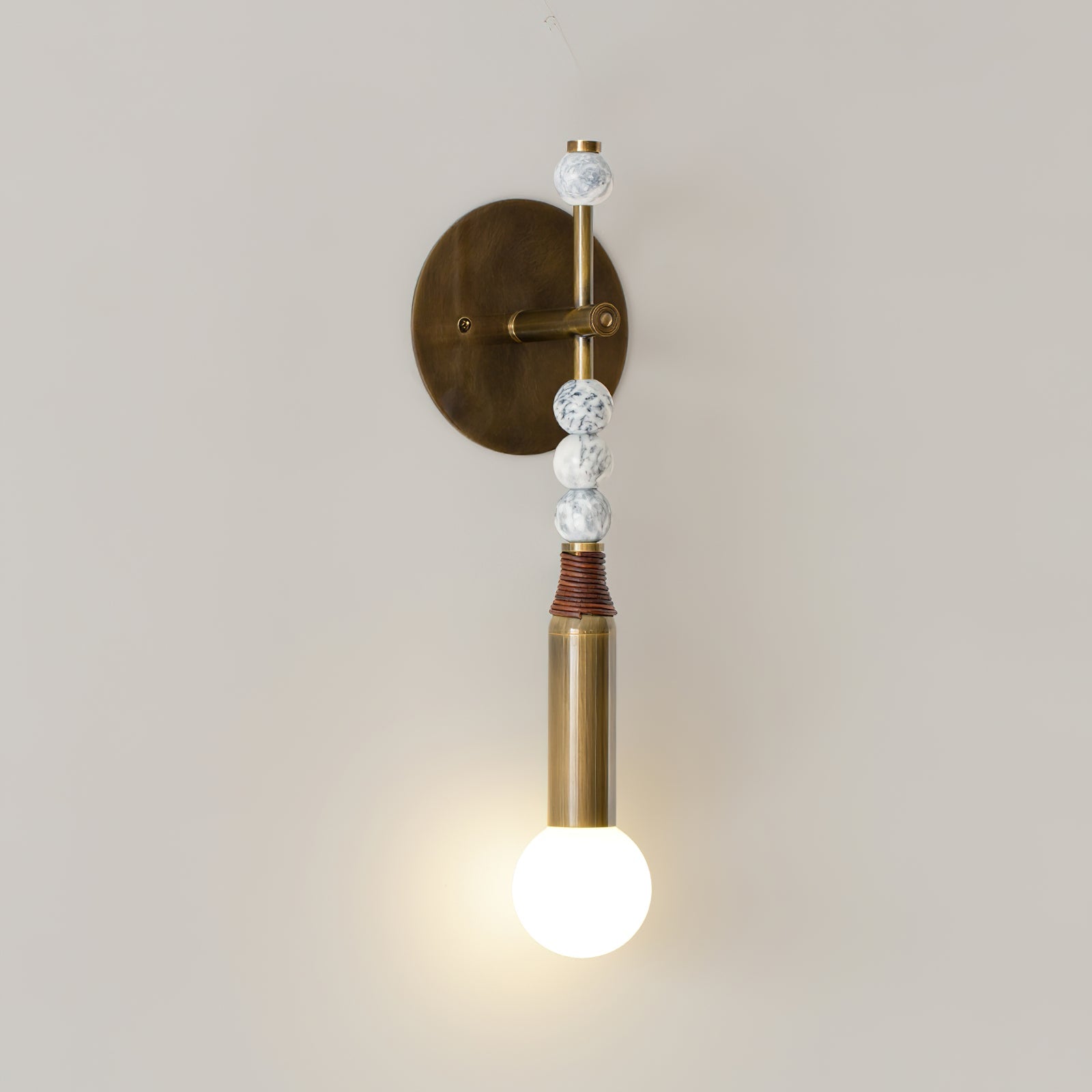 Toam Plug-in Wall Lamp - Blowlighting