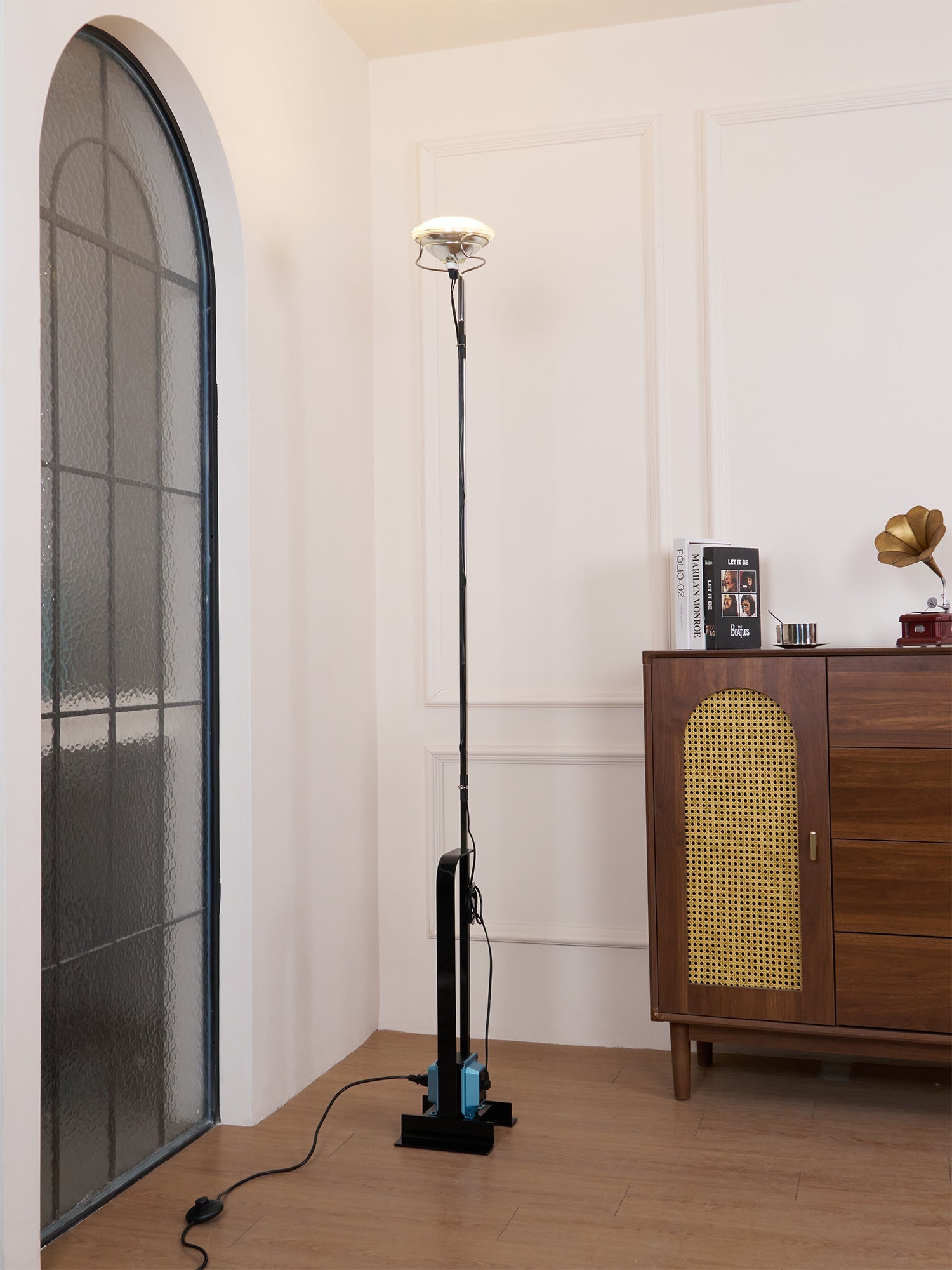 Toio Floor Lamp - Blowlighting