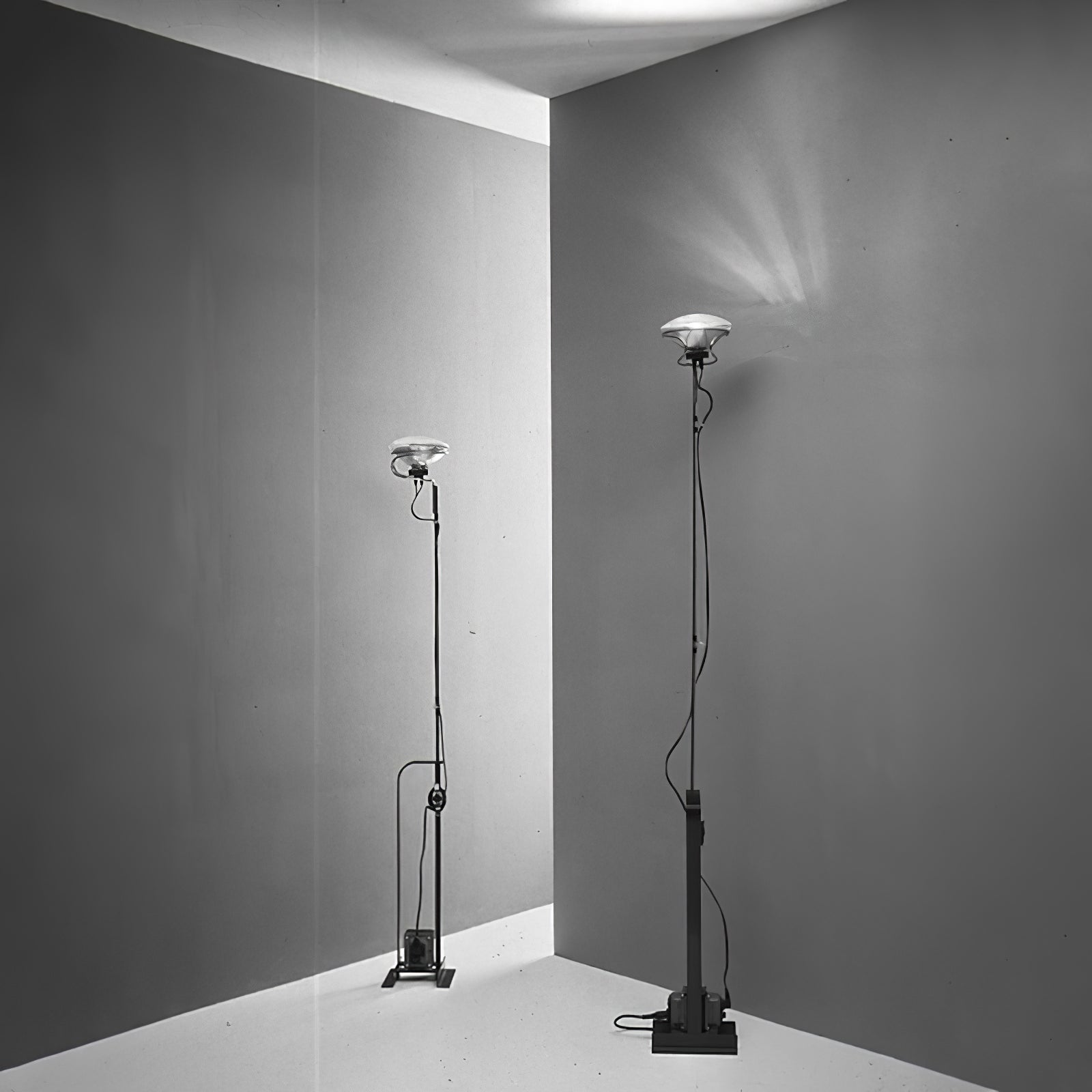 Toio Floor Lamp - Blowlighting