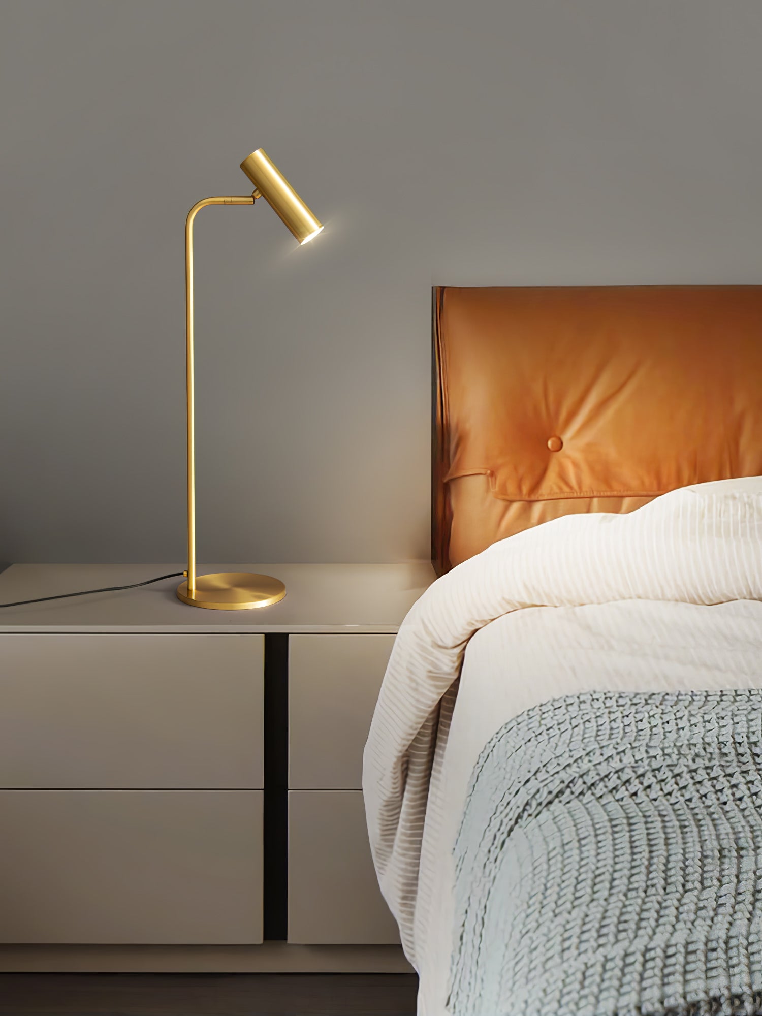 Torris Table Lamp - Blowlighting