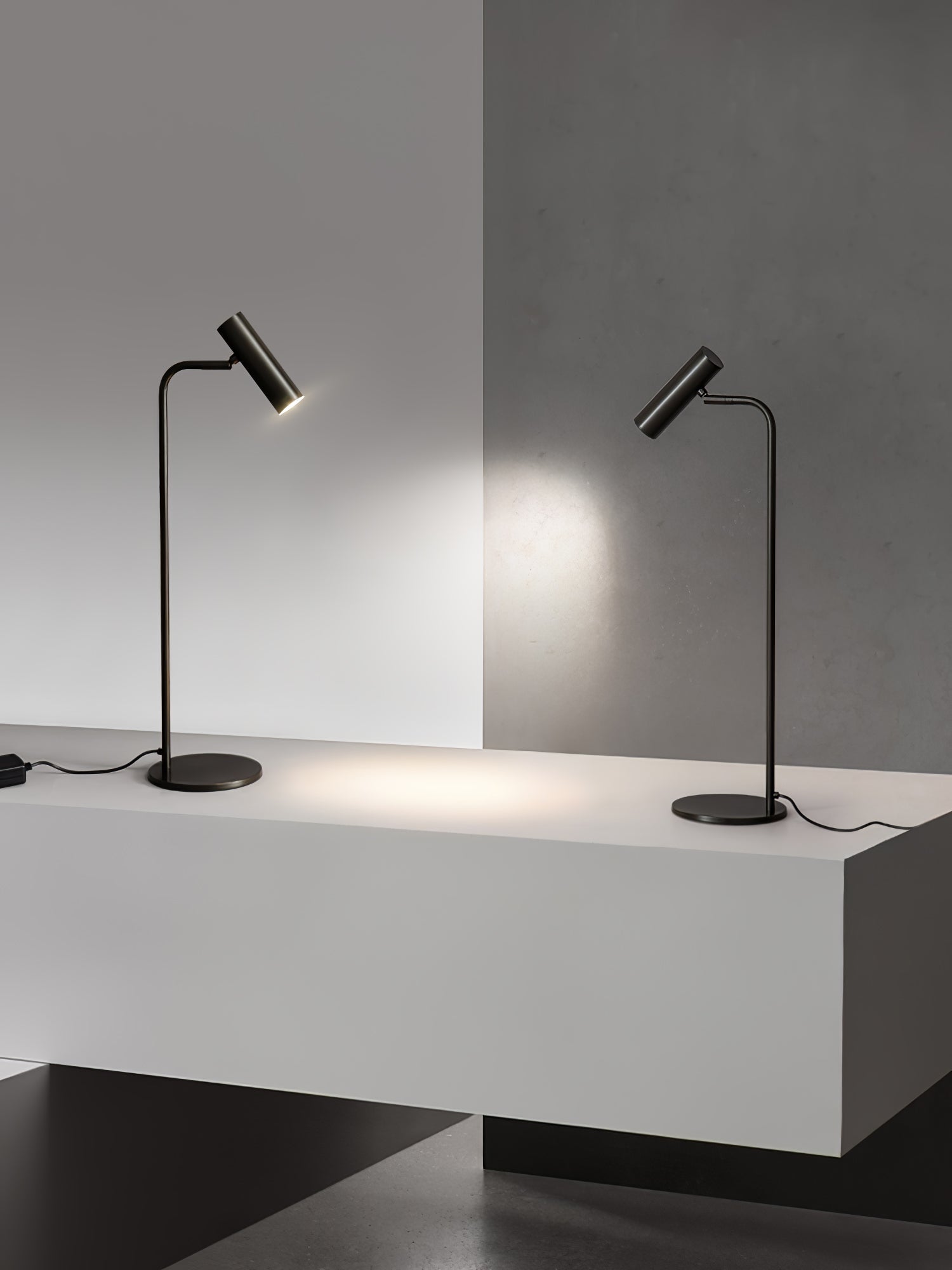 Torris Table Lamp - Blowlighting