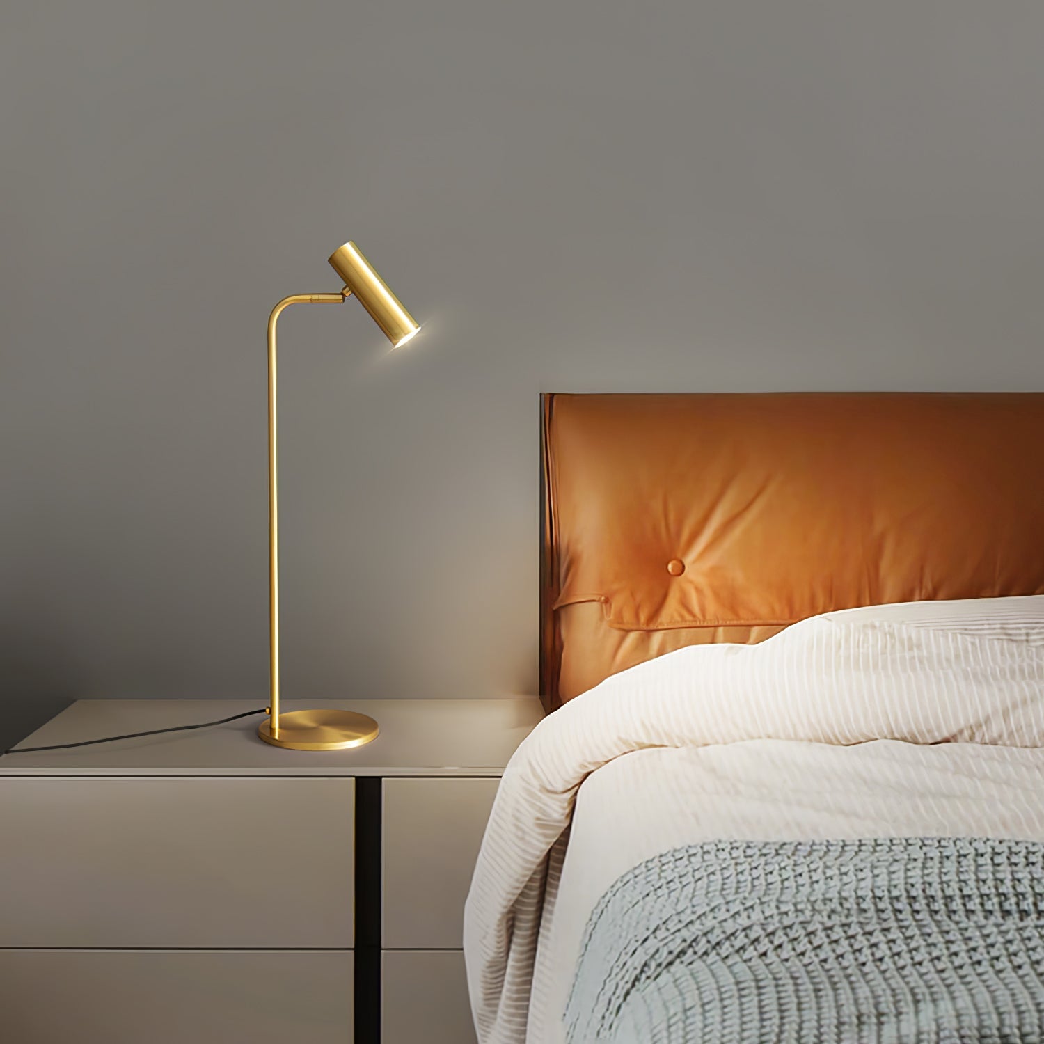 Torris Table Lamp - Blowlighting