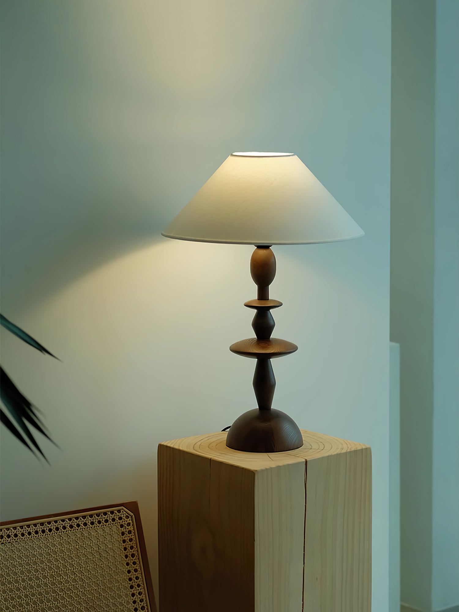 Tournage Wood Table Lamp - Blowlighting