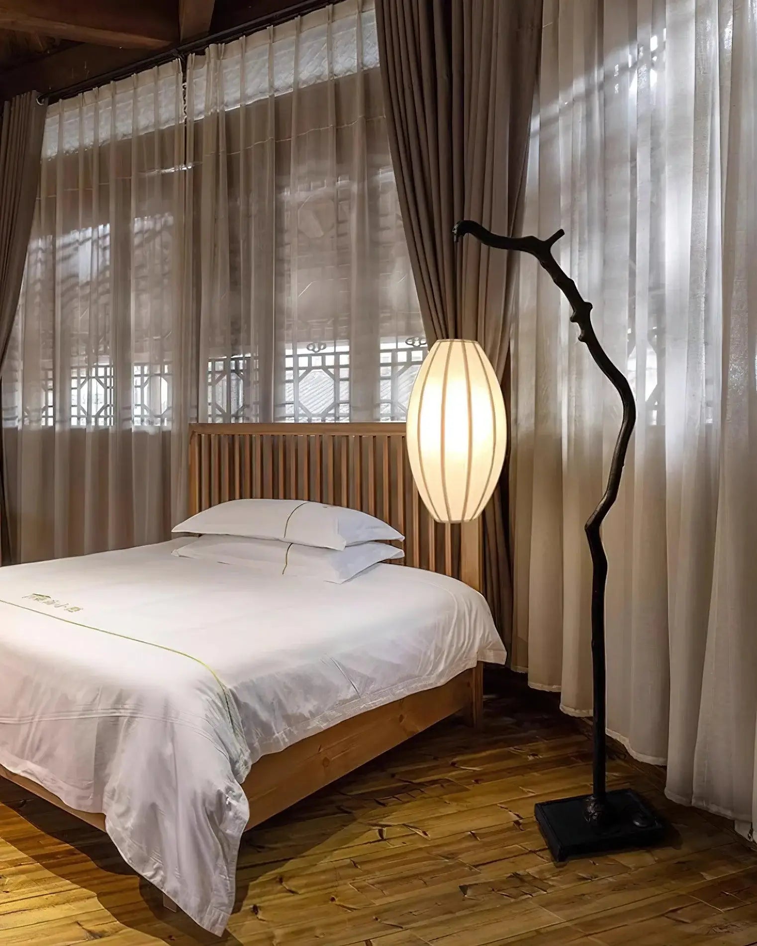 Varaeis Branch Floor Lamp - Blowlighting