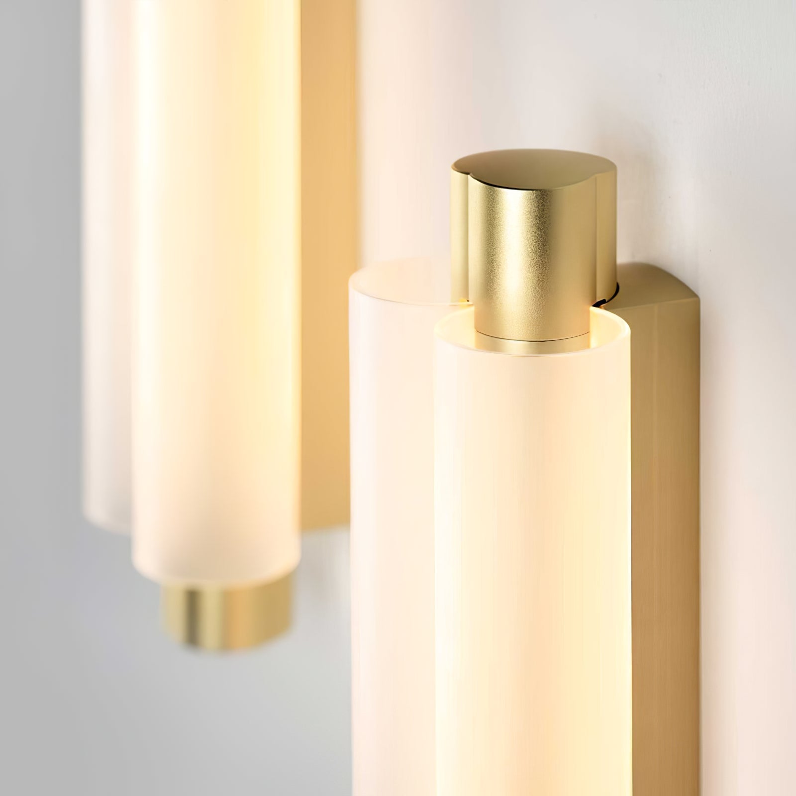 Trillium Wall Sconce - Blowlighting