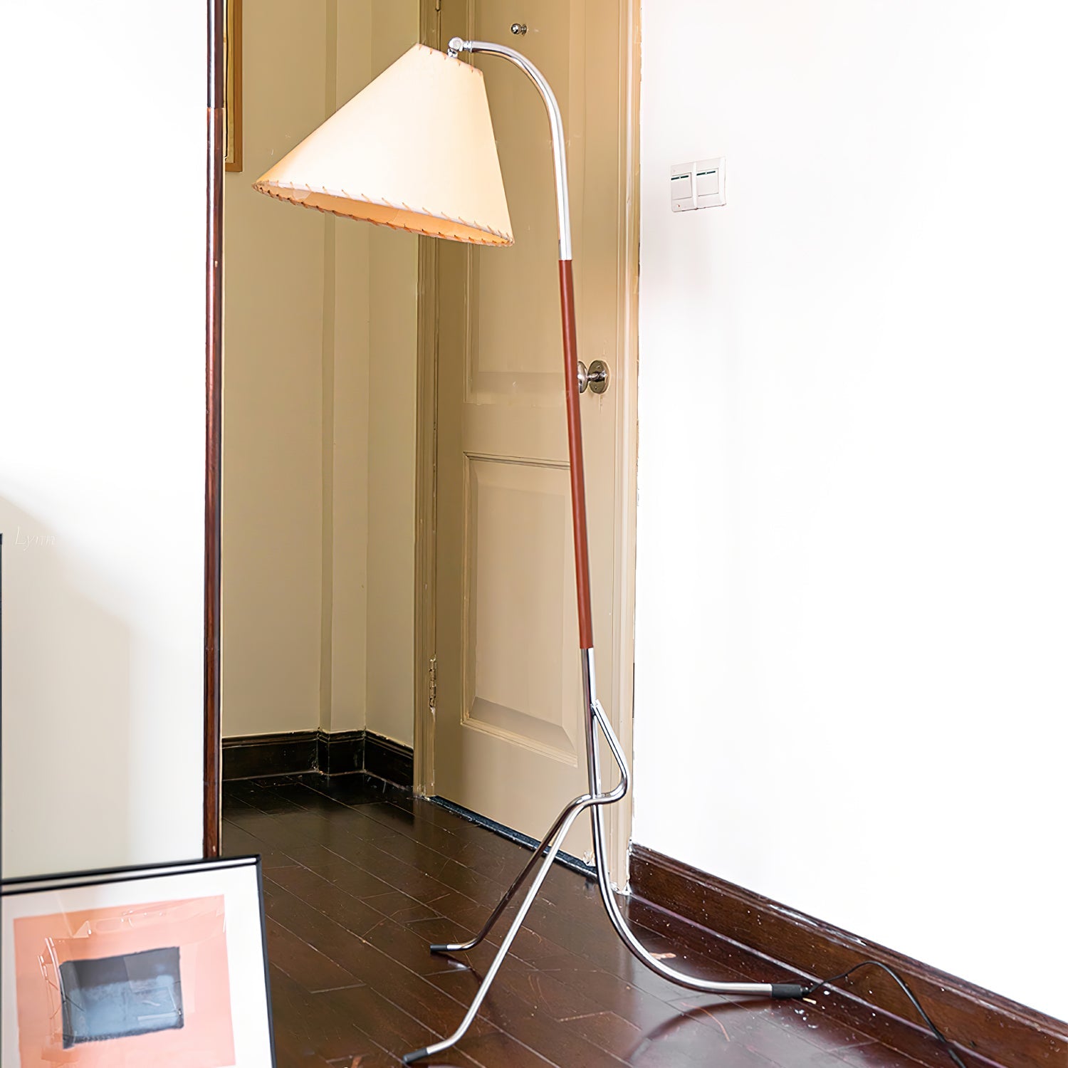 Lysandir Arc-shaped Wood Floor Lamp - Blowlighting