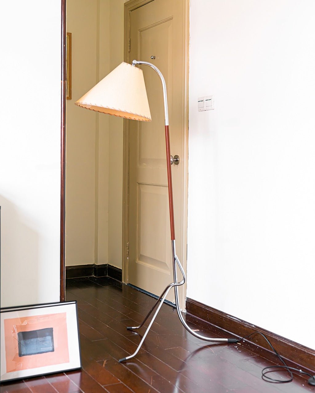 Lysandir Arc-shaped Wood Floor Lamp - Blowlighting