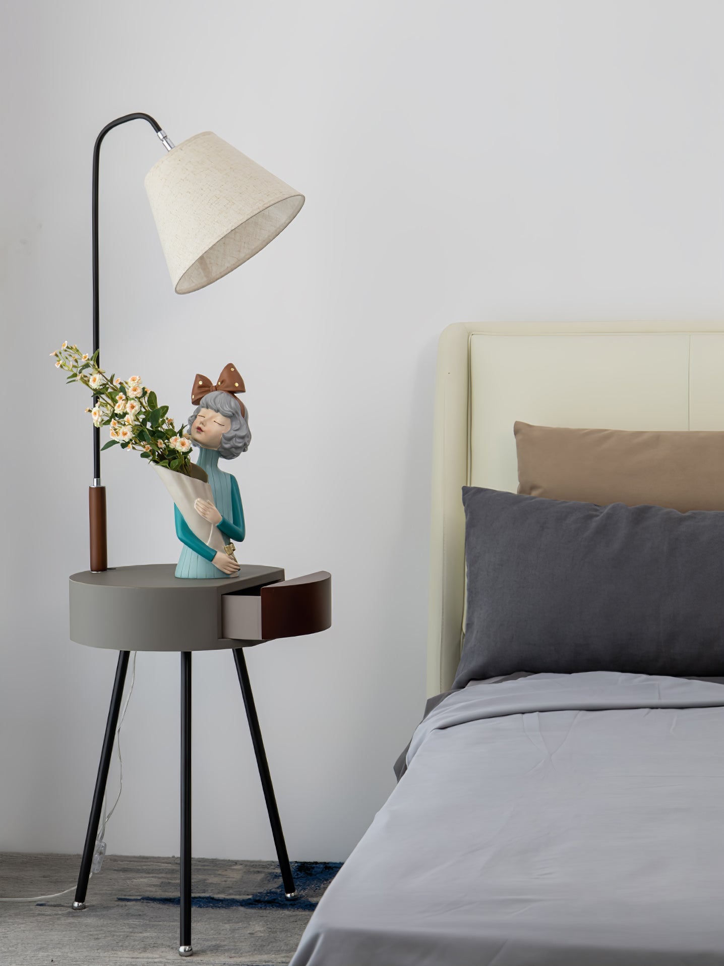 Tripod Fabric Floor Lamp - Blowlighting