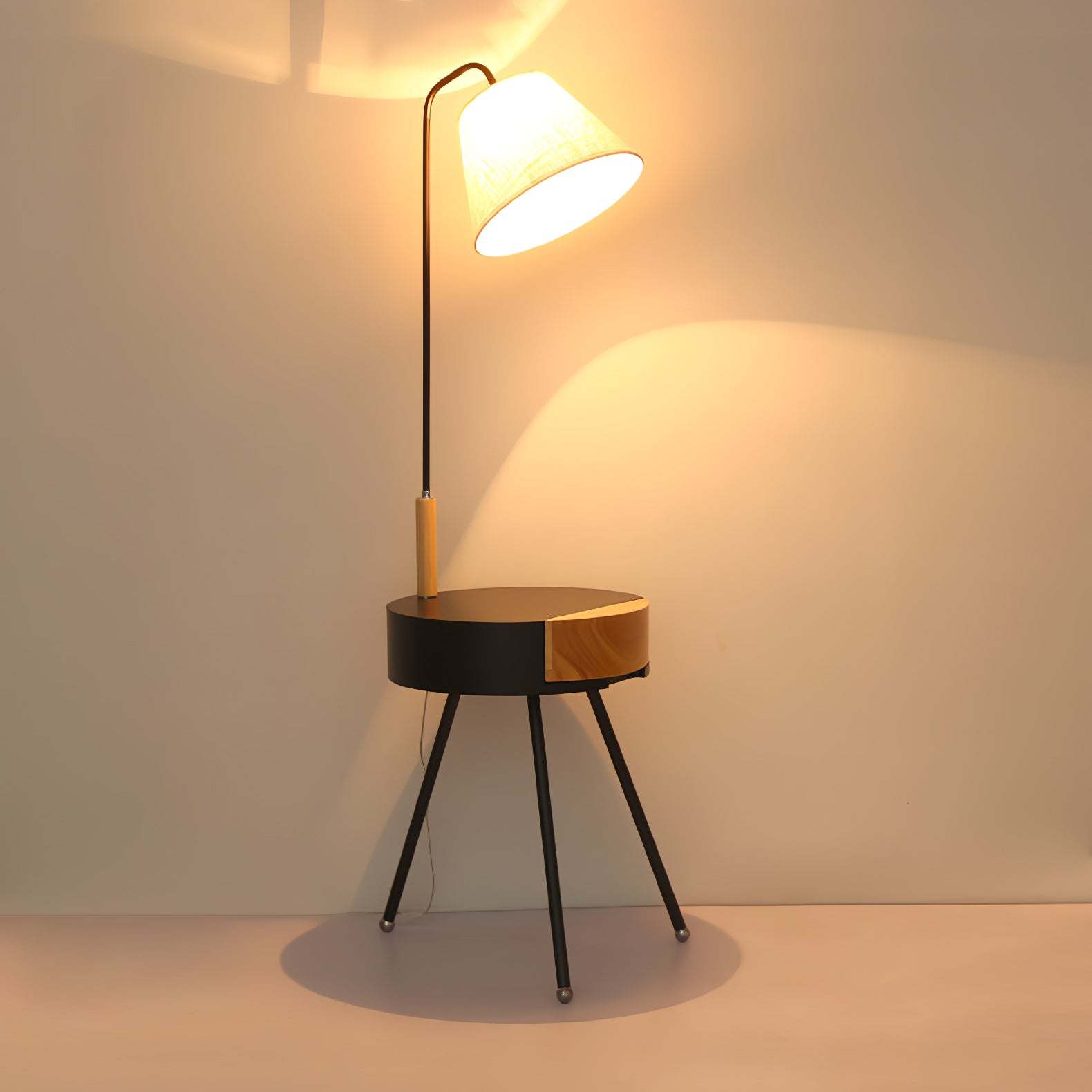 Tripod Fabric Floor Lamp - Blowlighting