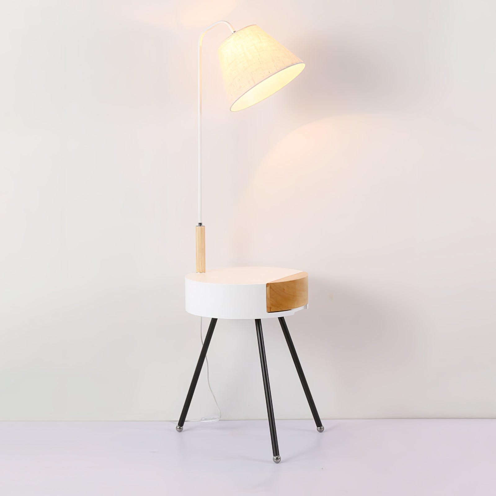 Tripod Fabric Floor Lamp - Blowlighting