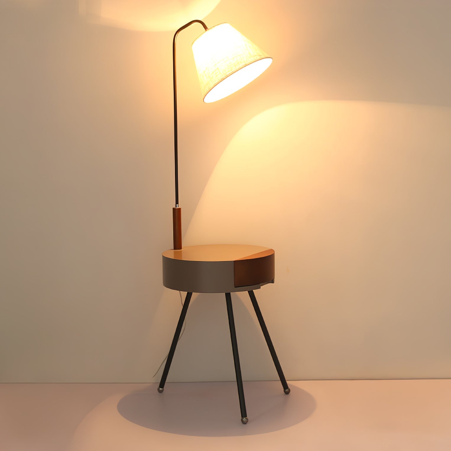 Tripod Fabric Floor Lamp - Blowlighting