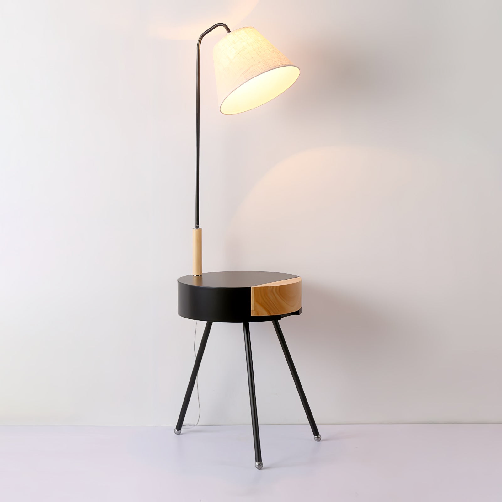 Tripod Fabric Floor Lamp - Blowlighting