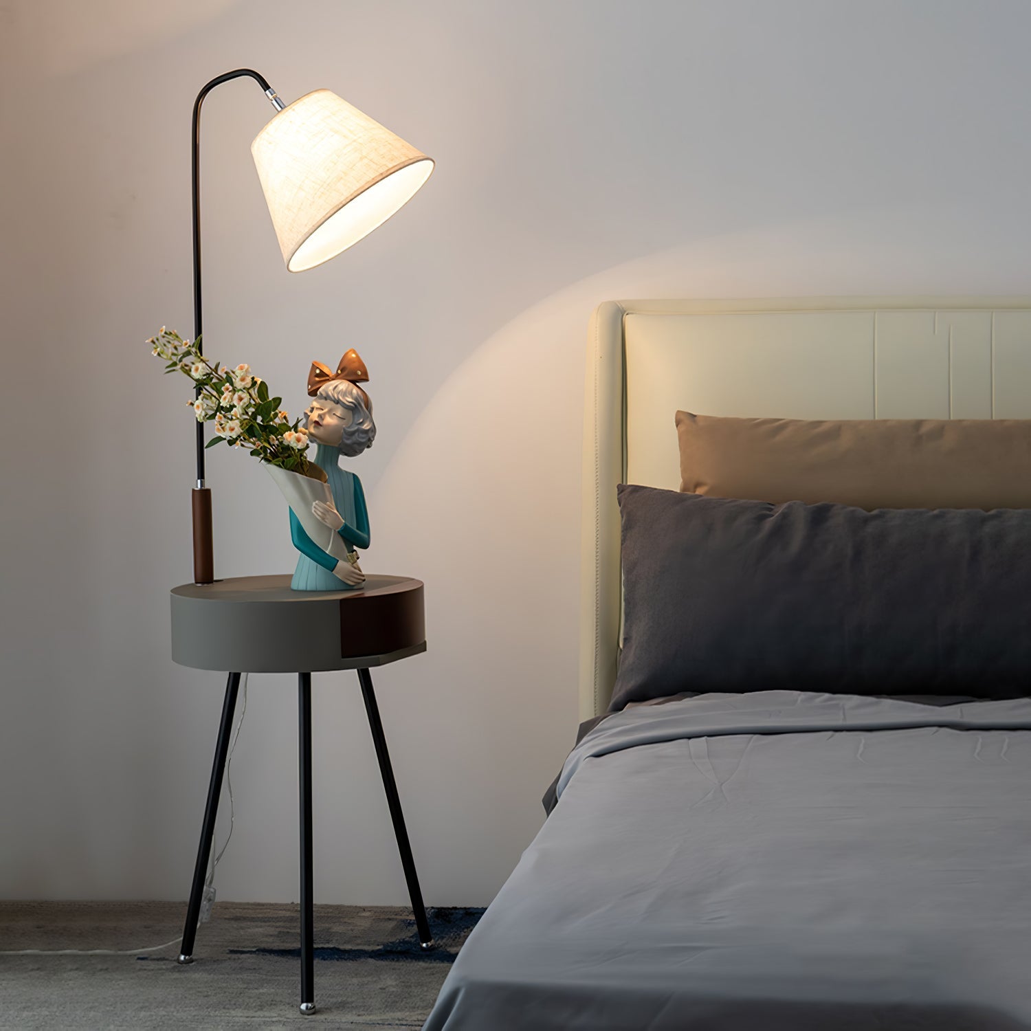 Tripod Fabric Floor Lamp - Blowlighting