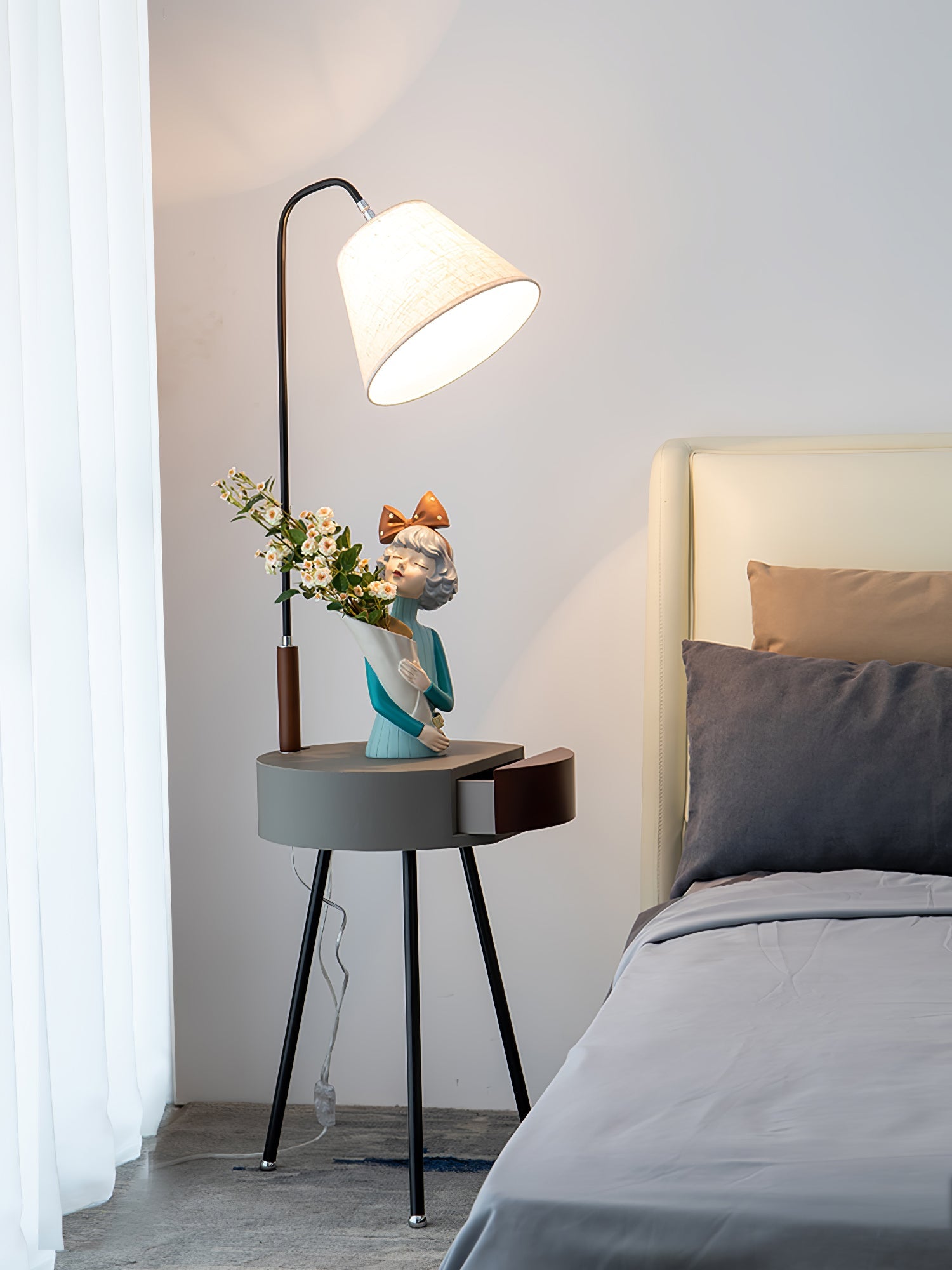 Tripod Fabric Floor Lamp - Blowlighting