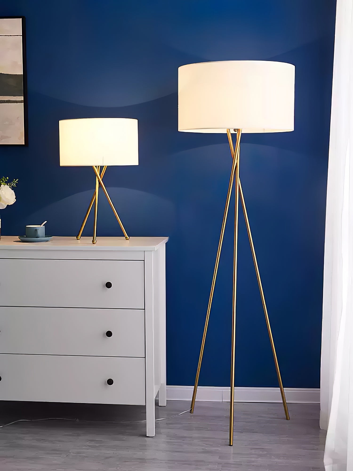 Tripod Grace Floor Lamp - Blowlighting