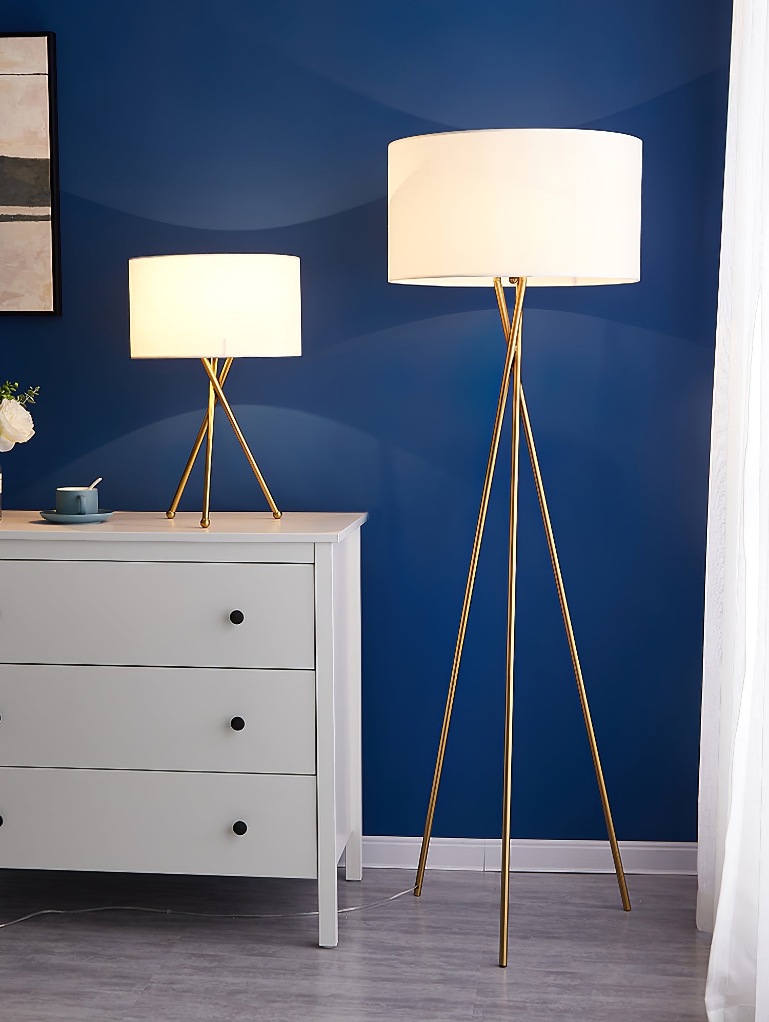 Tripod Grace Floor Lamp - Blowlighting