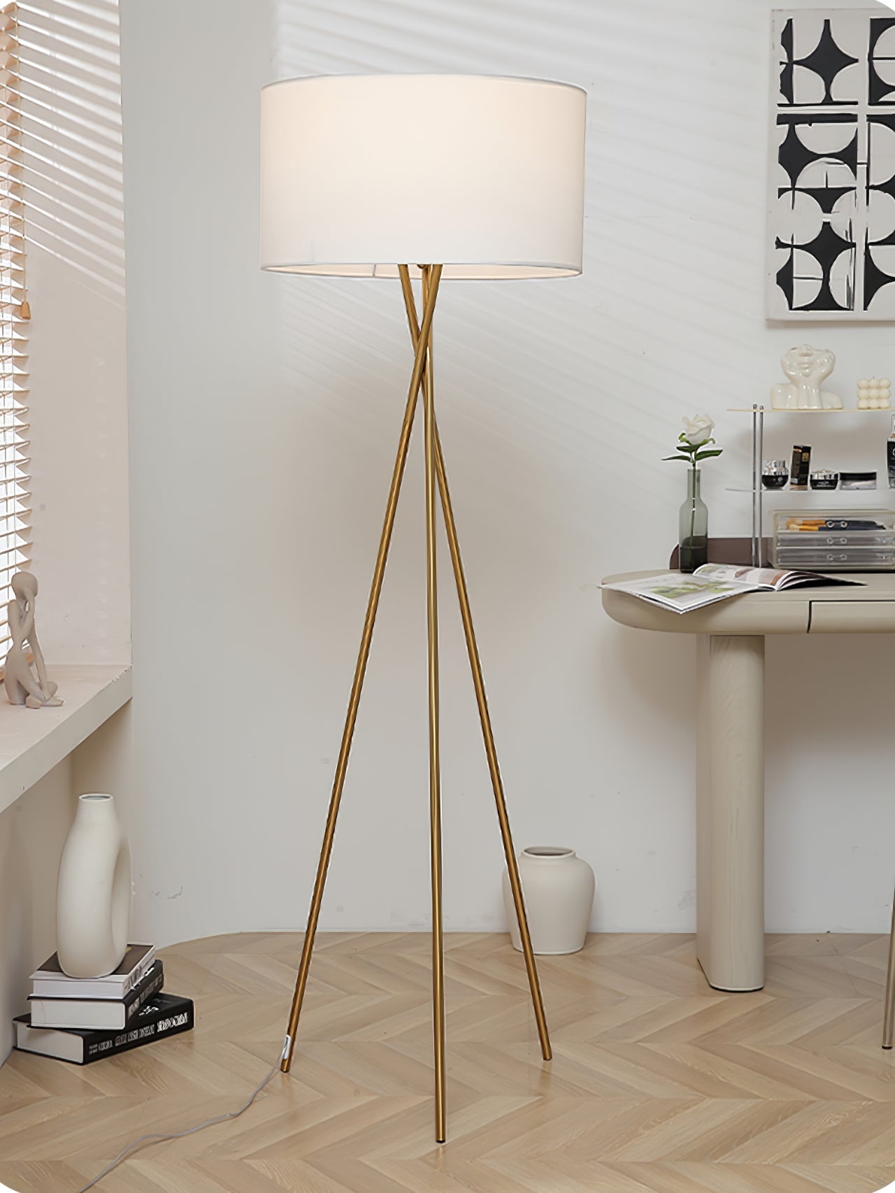 Tripod Grace Floor Lamp - Blowlighting