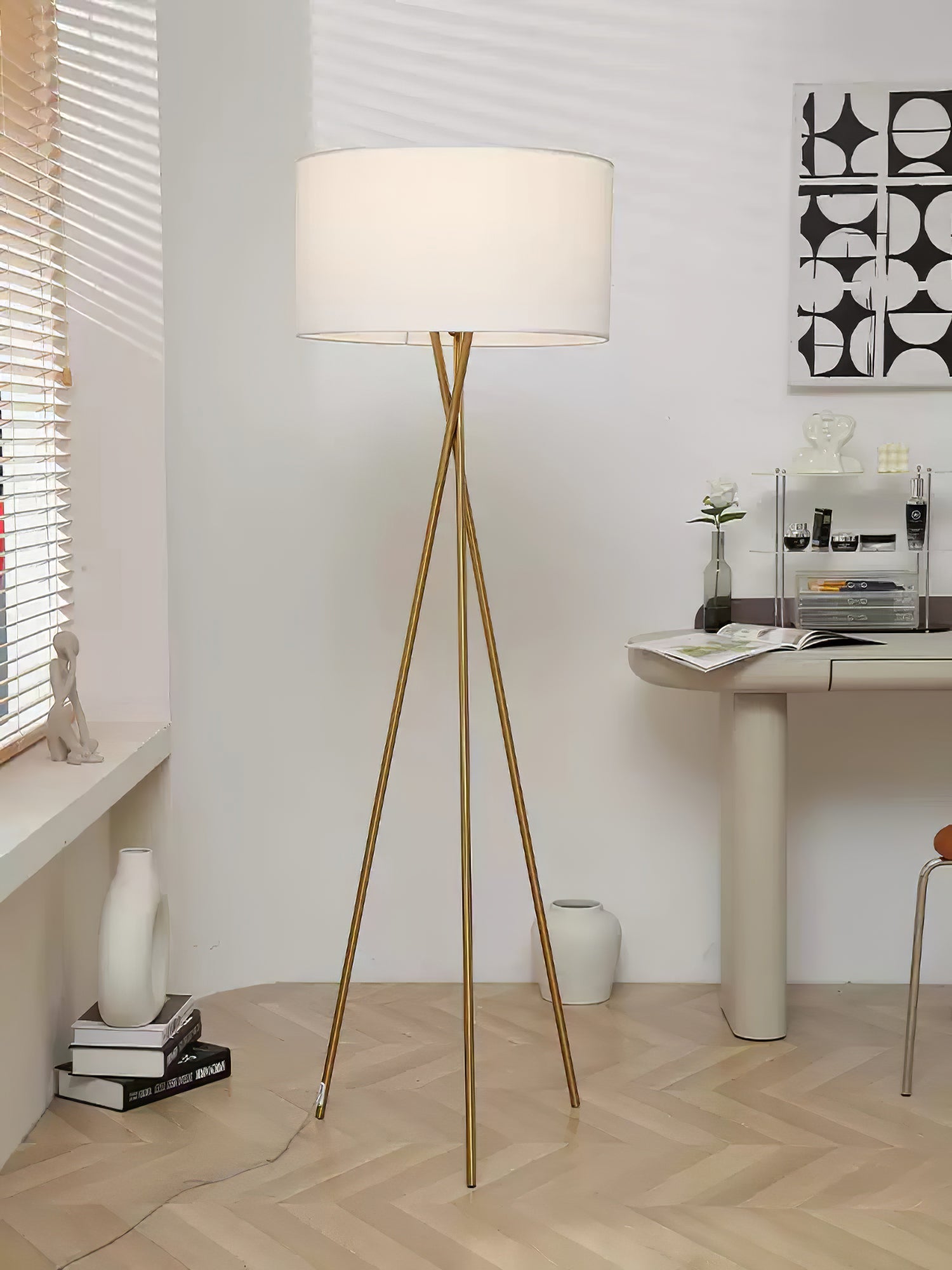 Tripod Grace Floor Lamp - Blowlighting