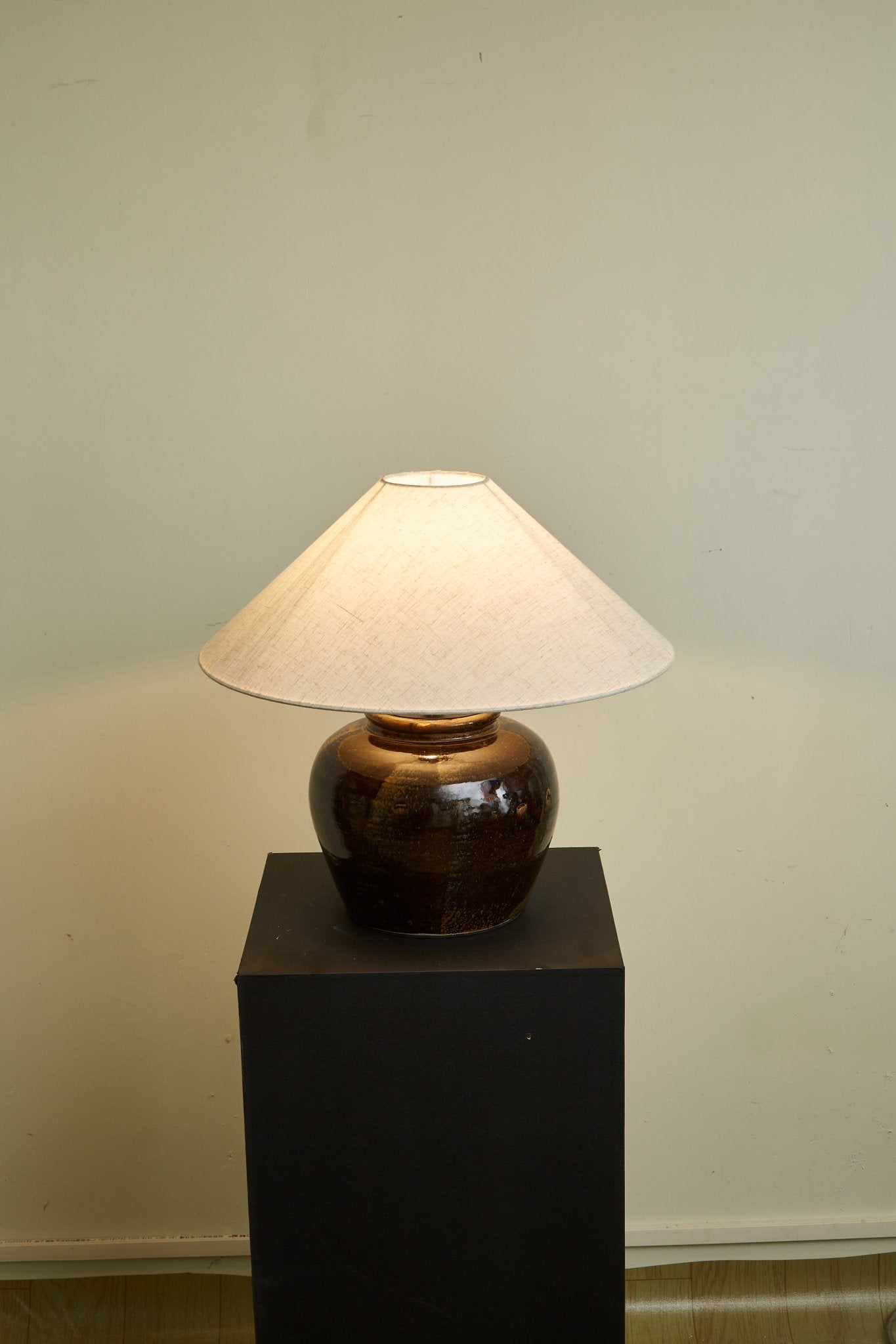 Umber Jar Table Lamp - Blowlighting