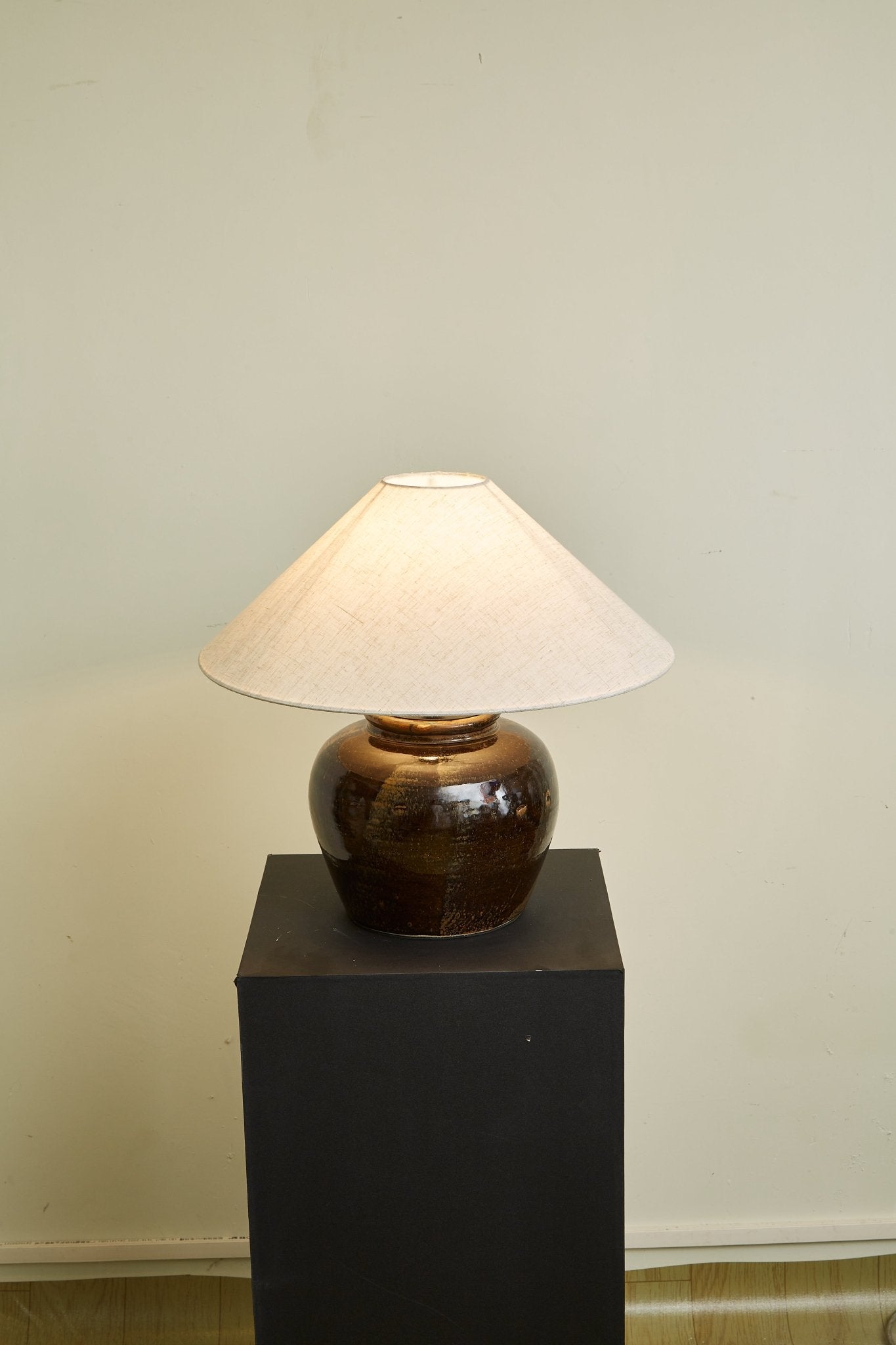 Umber Jar Table Lamp - Blowlighting