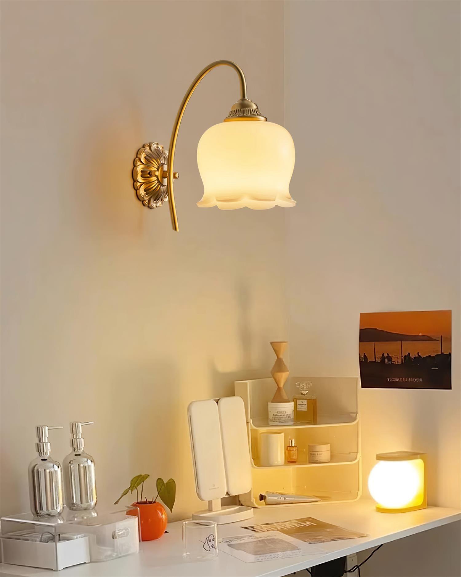 Valley Flower Wall Lamp - Blowlighting