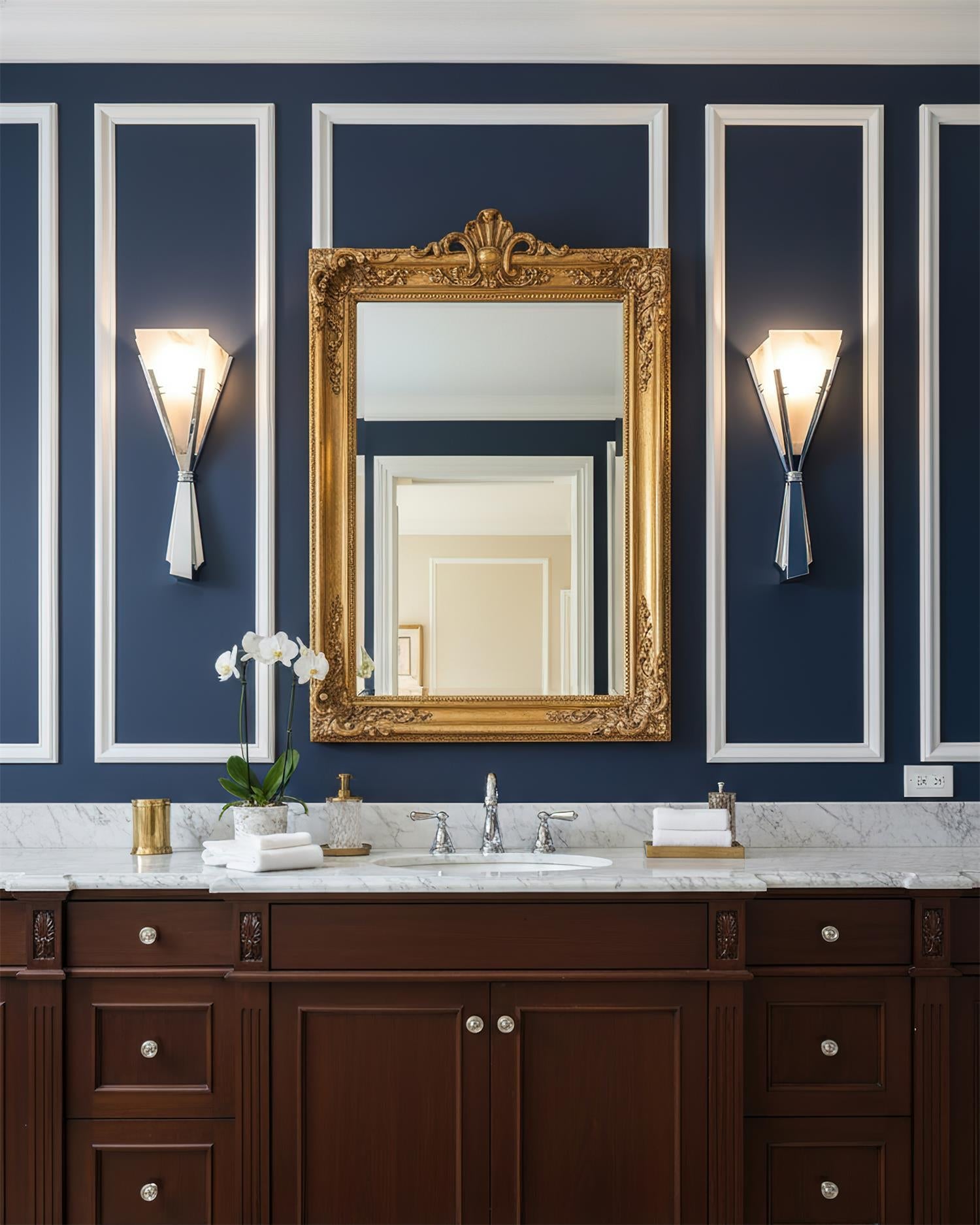 Veltris Scandinavian Alabaster Wall Light