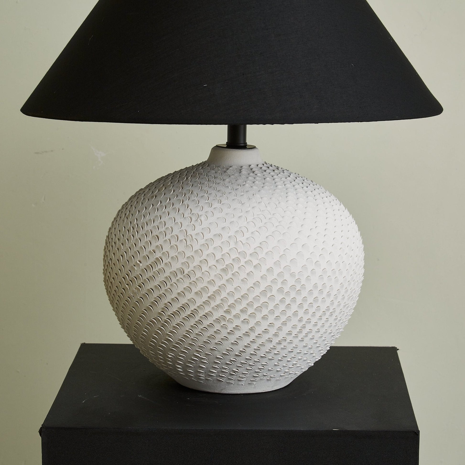 Velvra Table Lamp - Blowlighting