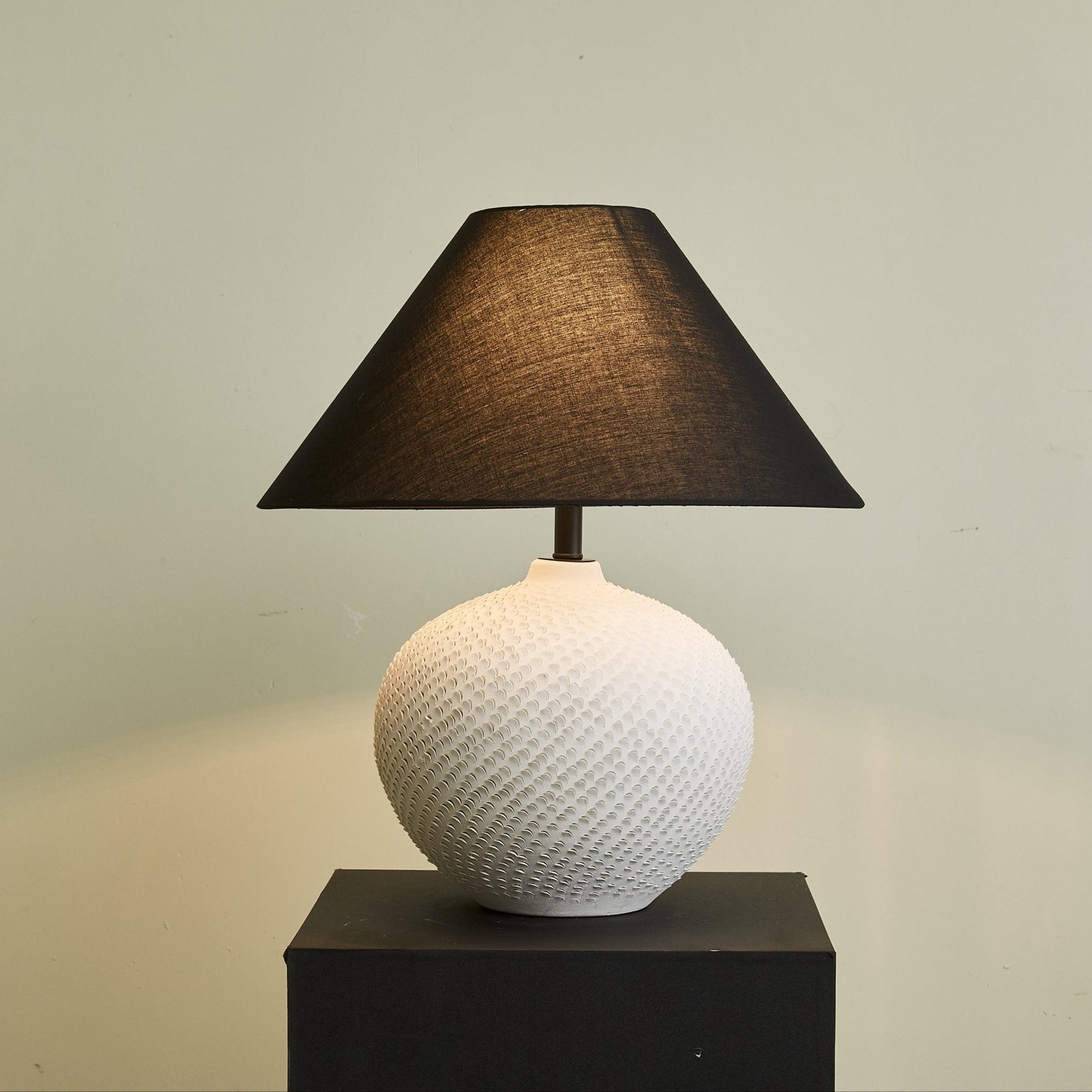 Velvra Table Lamp - Blowlighting