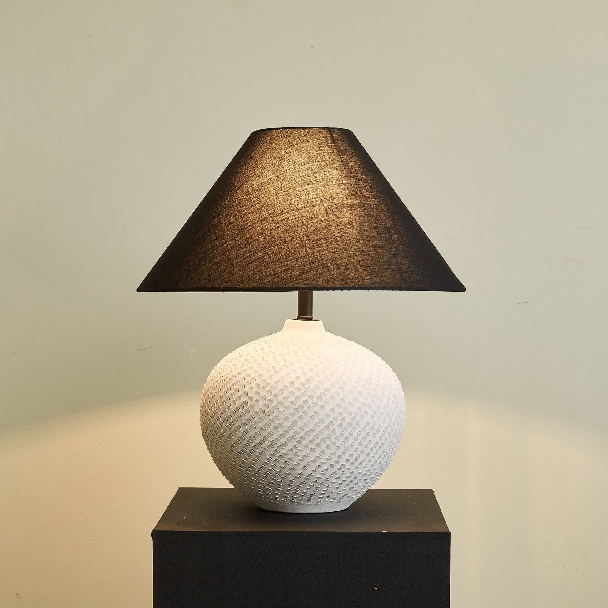 Velvra Table Lamp - Blowlighting