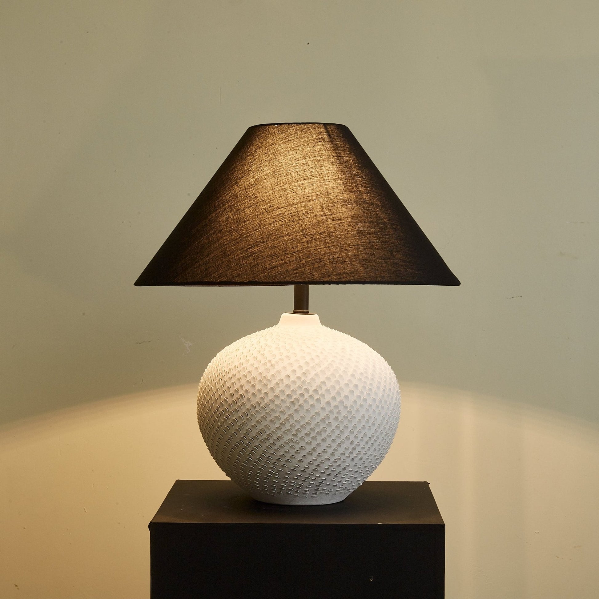 Velvra Table Lamp - Blowlighting