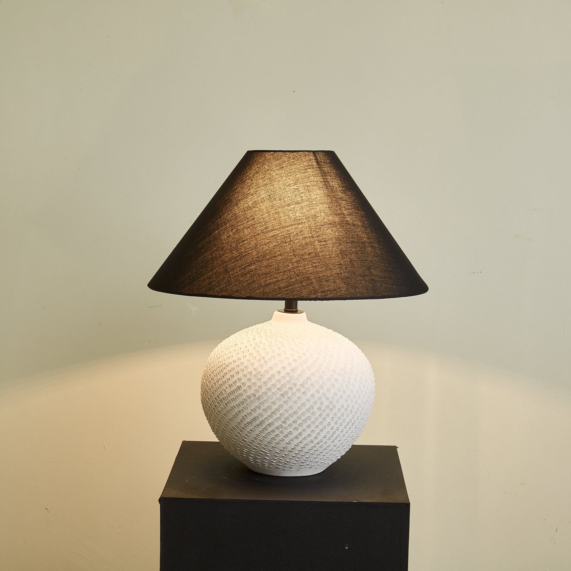 Velvra Table Lamp - Blowlighting