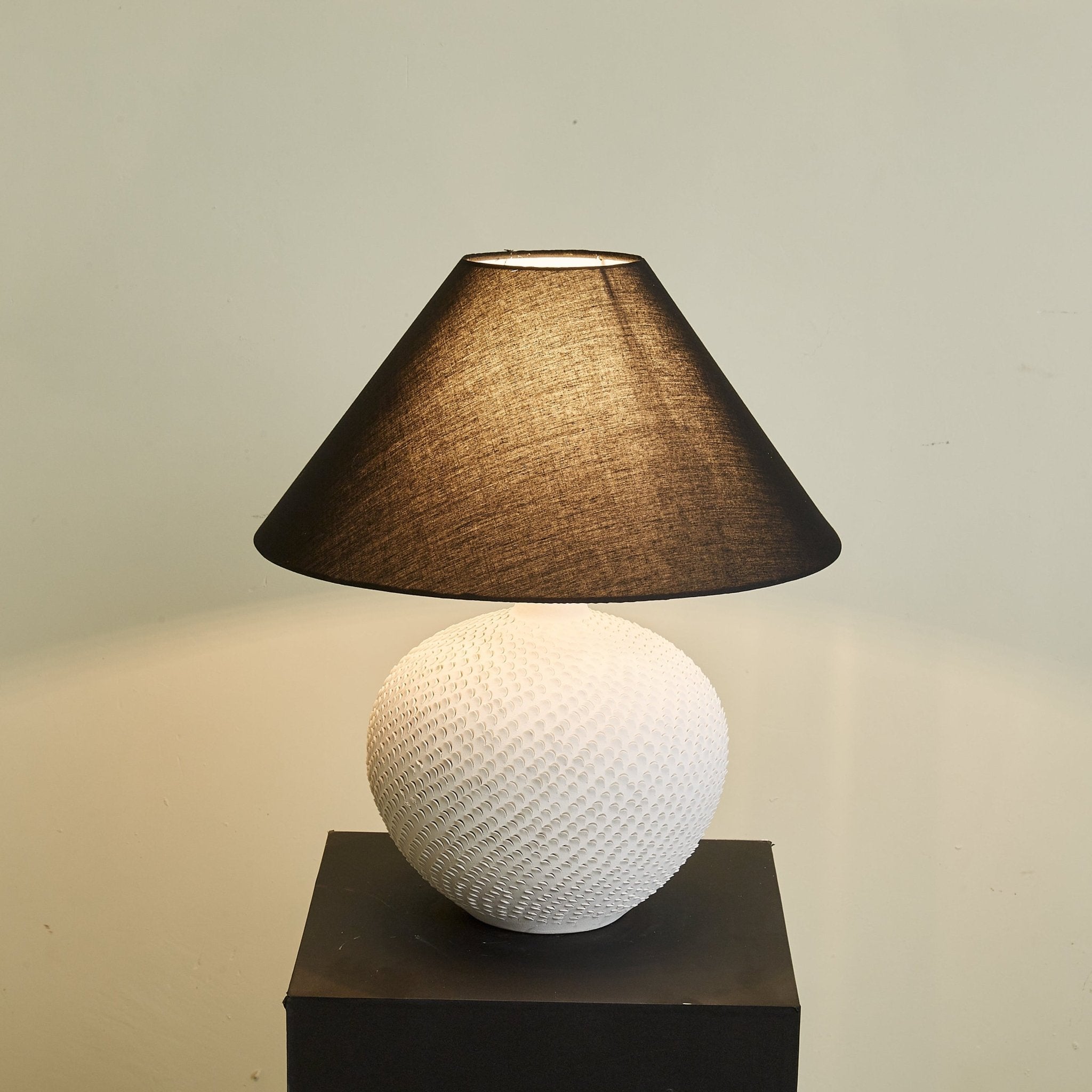 Velvra Table Lamp - Blowlighting