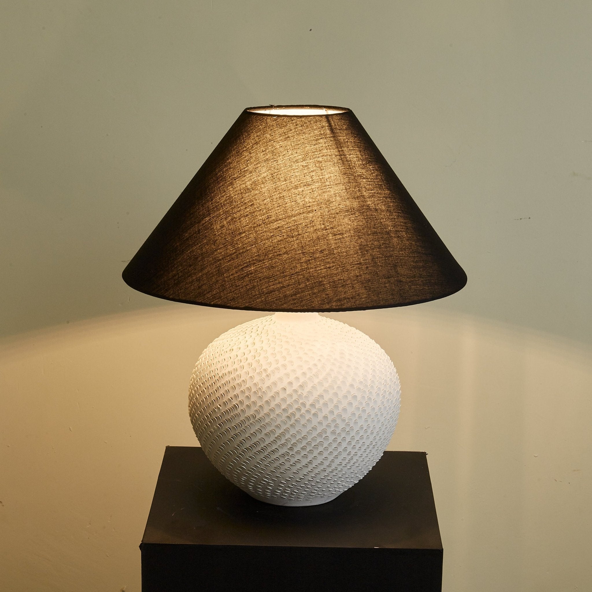 Velvra Table Lamp - Blowlighting