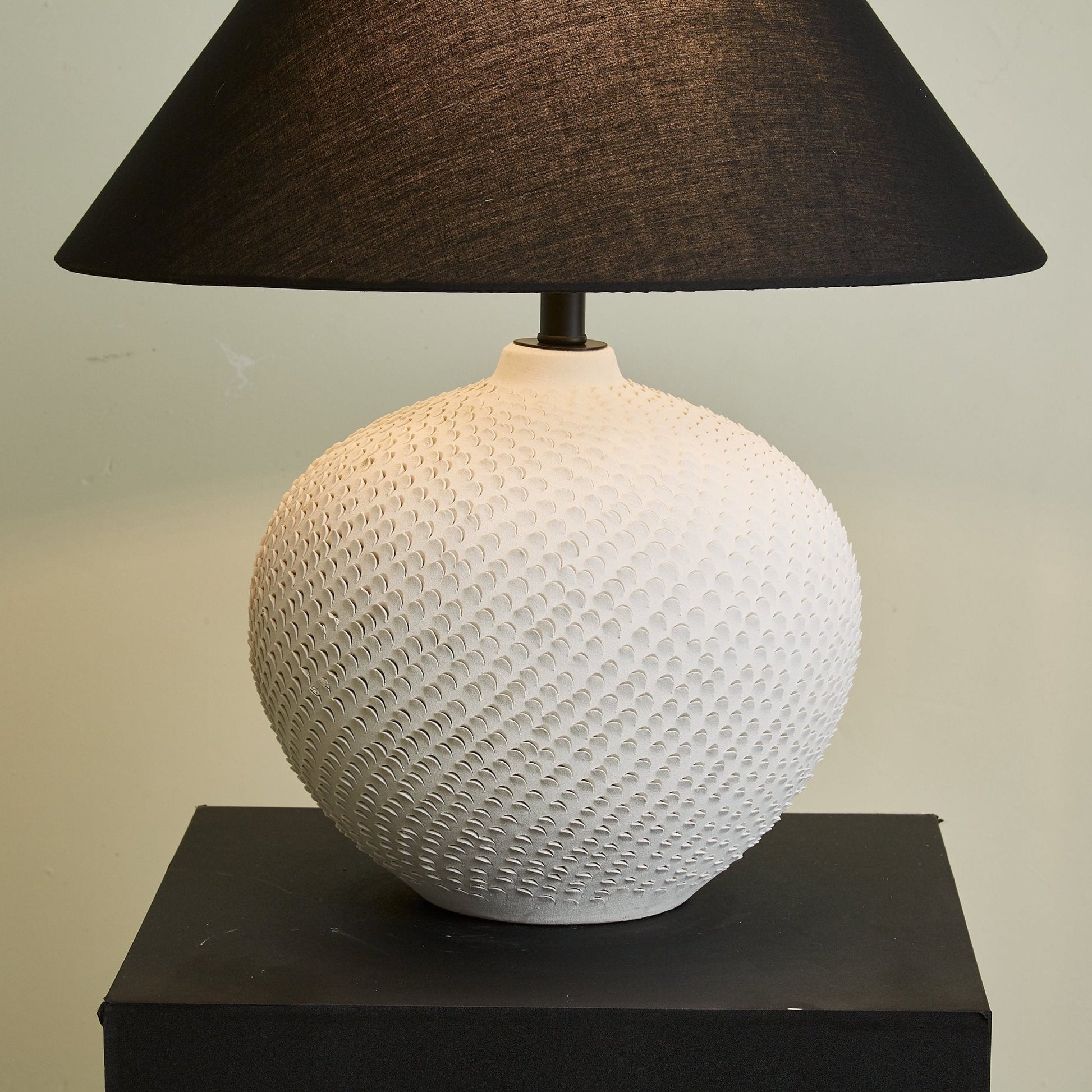 Velvra Table Lamp - Blowlighting