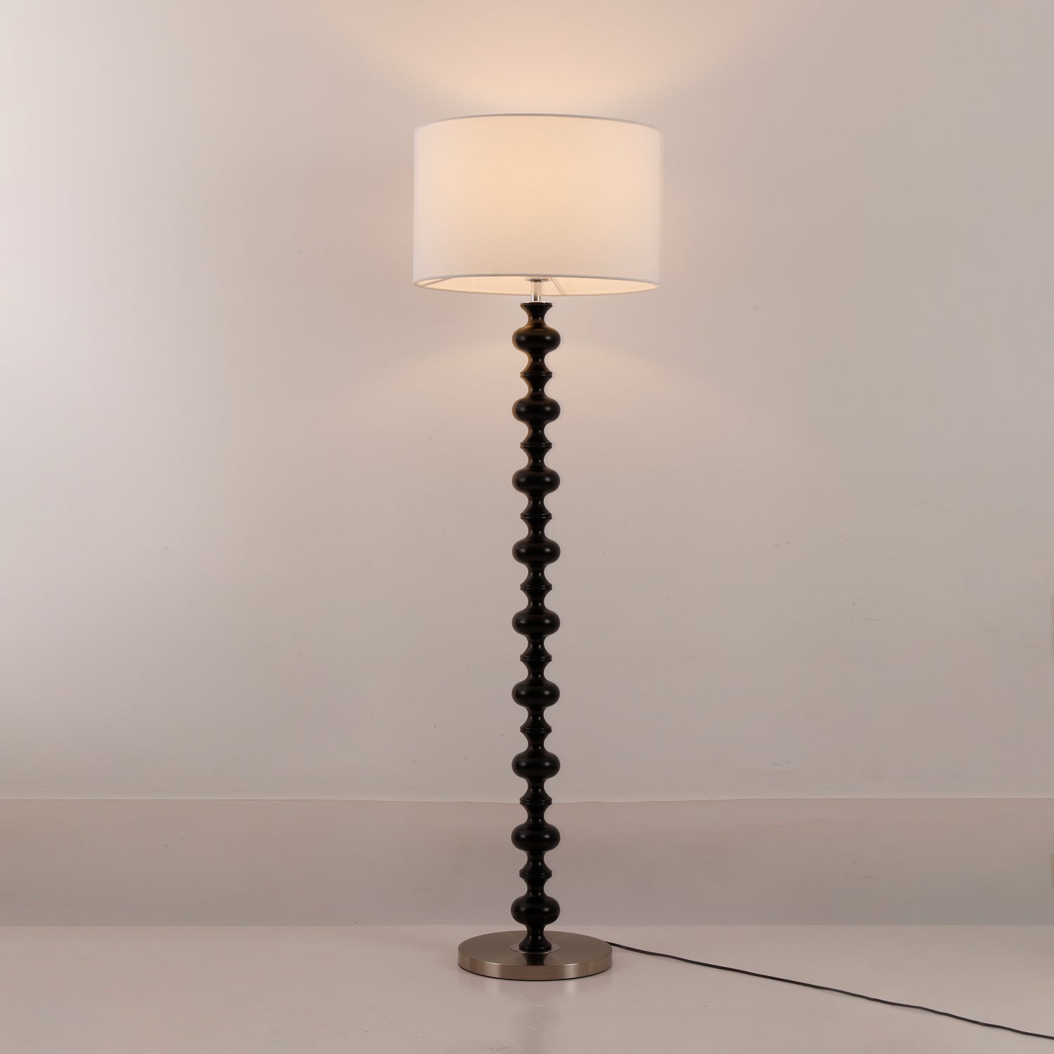 Vera Floor Lamp - Blowlighting