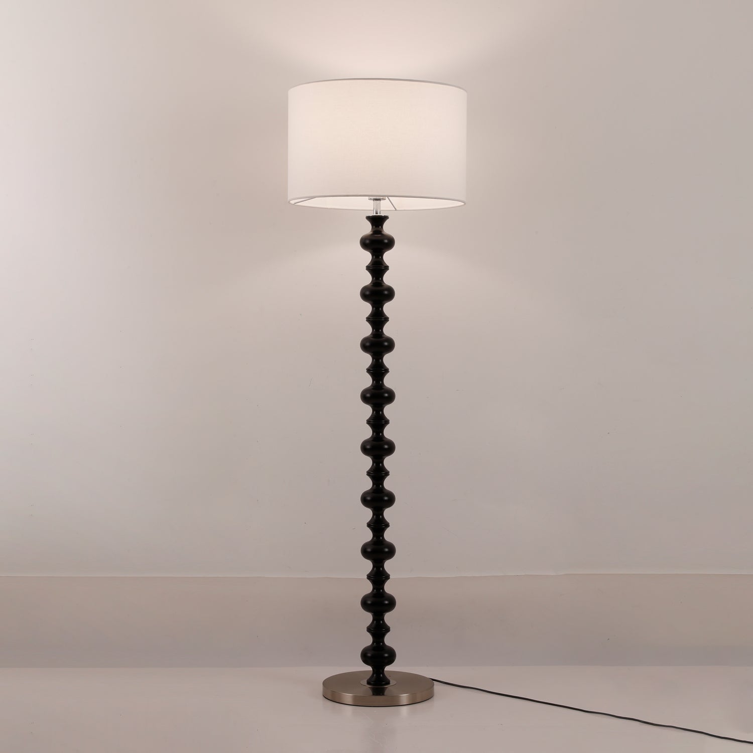 Vera Floor Lamp - Blowlighting