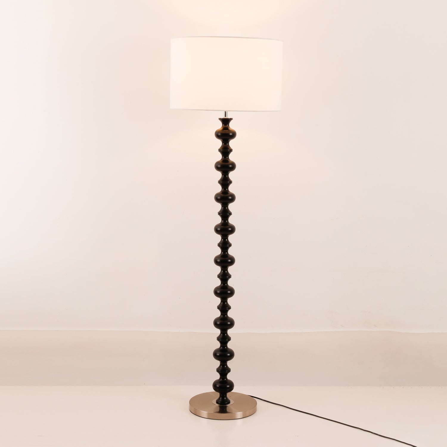 Vera Floor Lamp - Blowlighting
