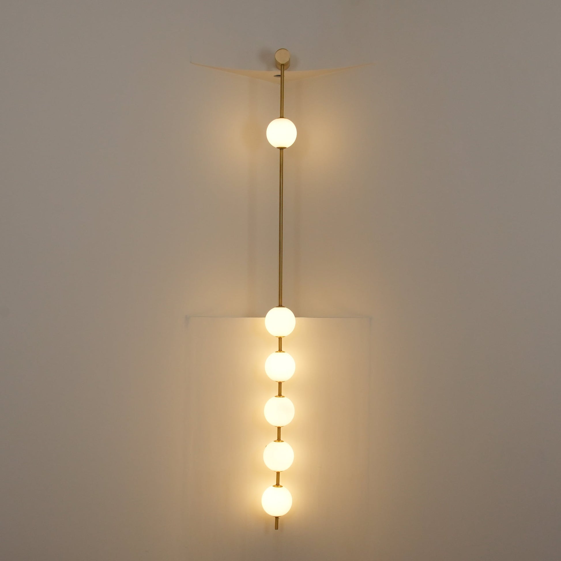 Vertical Balls Wall Lamp - Blowlighting