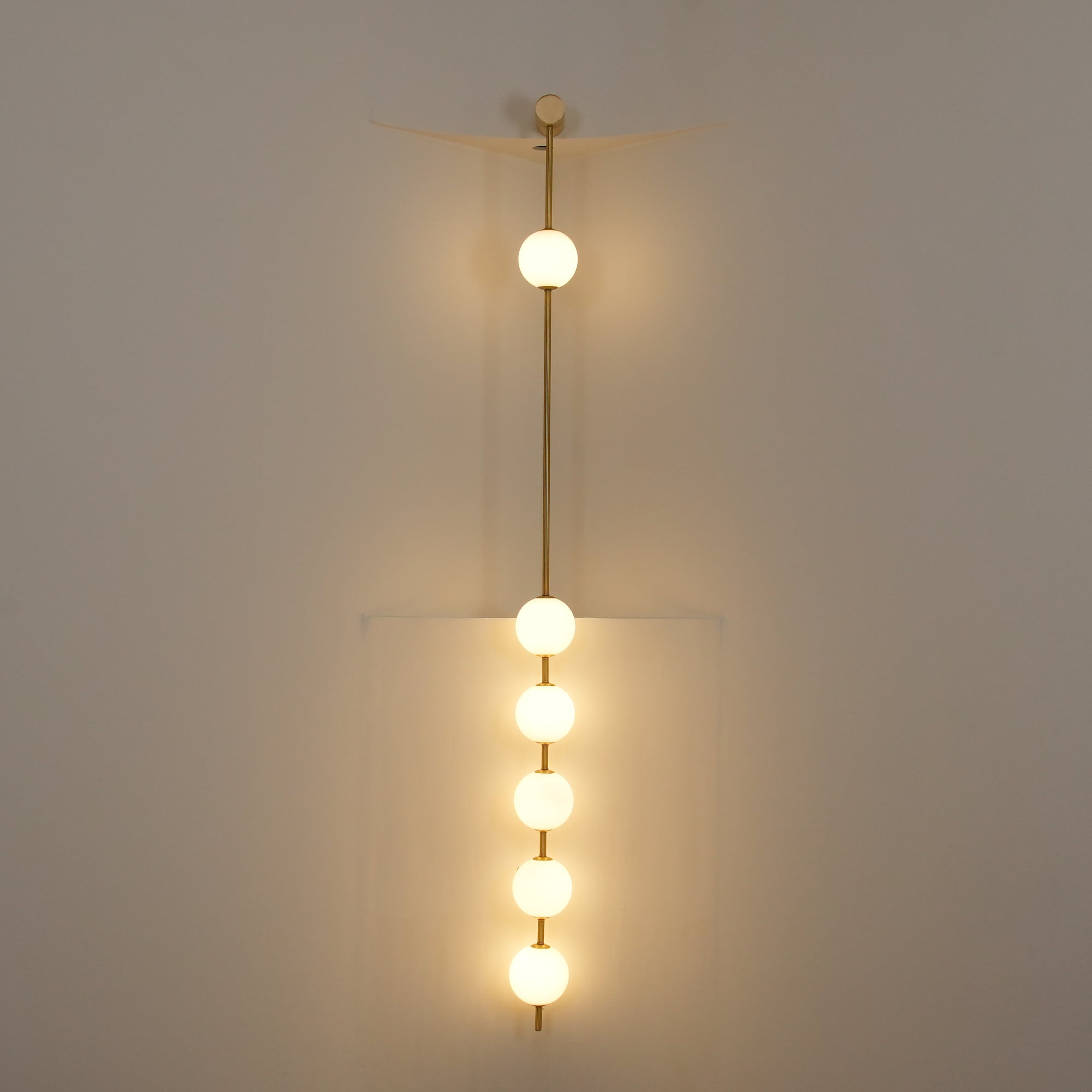 Vertical Balls Wall Lamp - Blowlighting