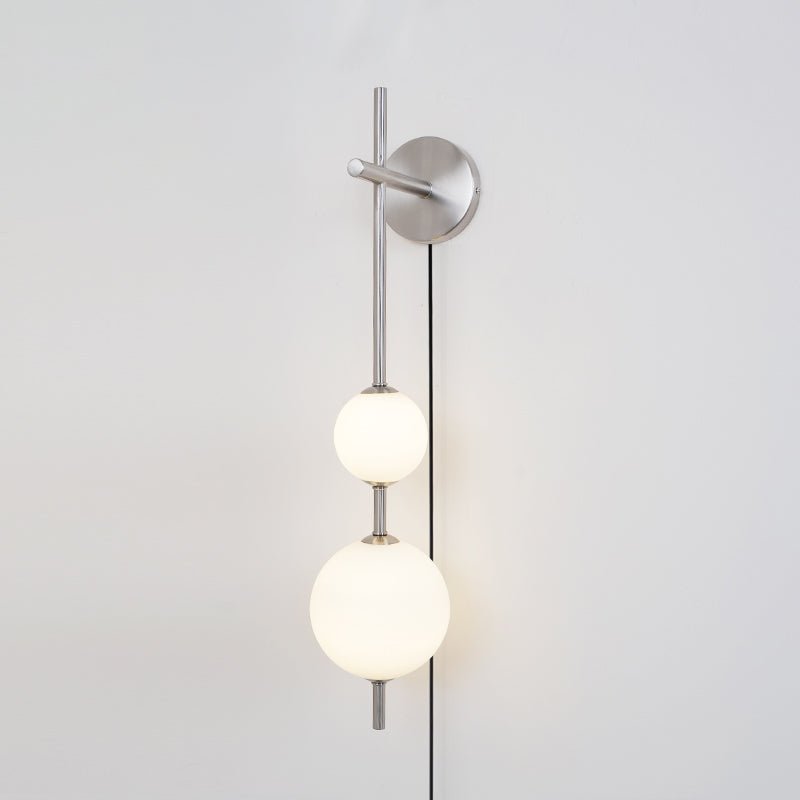 Vertical Globe Plug-in Wall Lamp - Blowlighting