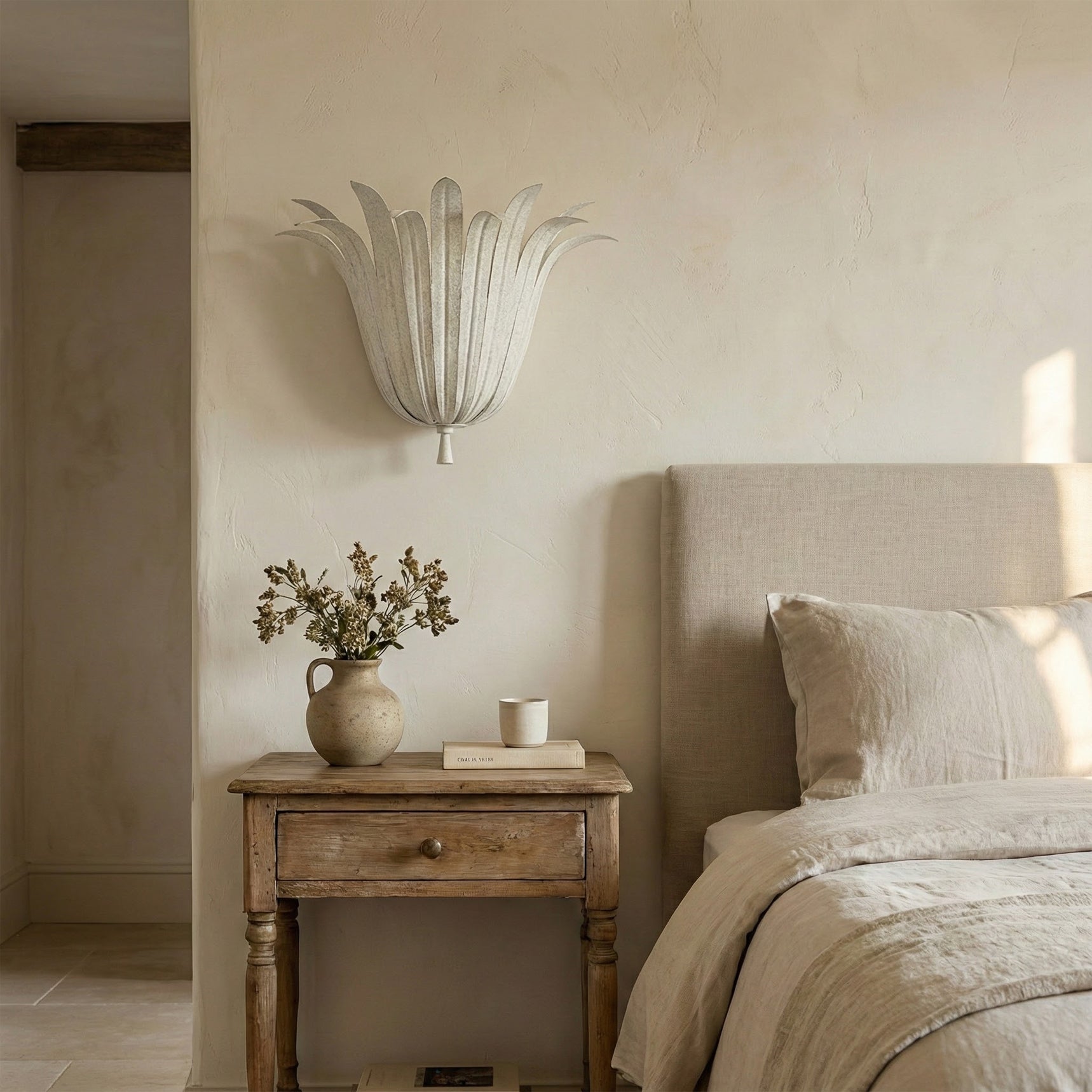 Vicenzio Vintage Metal Leaf Wall Light