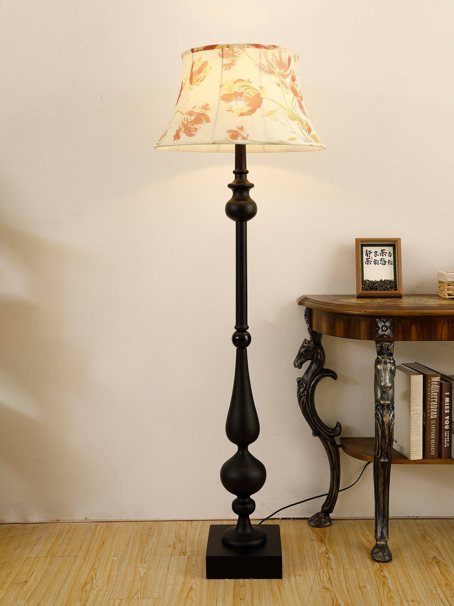 Victoria Floor Lamp - Blowlighting
