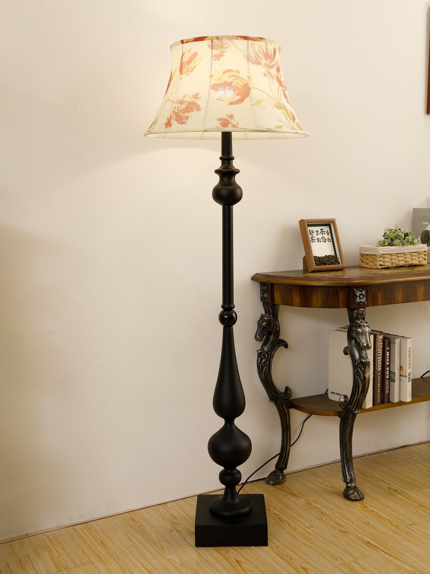 Victoria Floor Lamp - Blowlighting