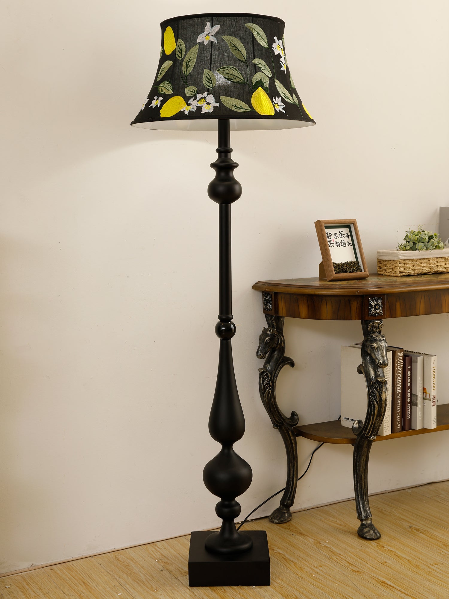 Victoria Floor Lamp - Blowlighting