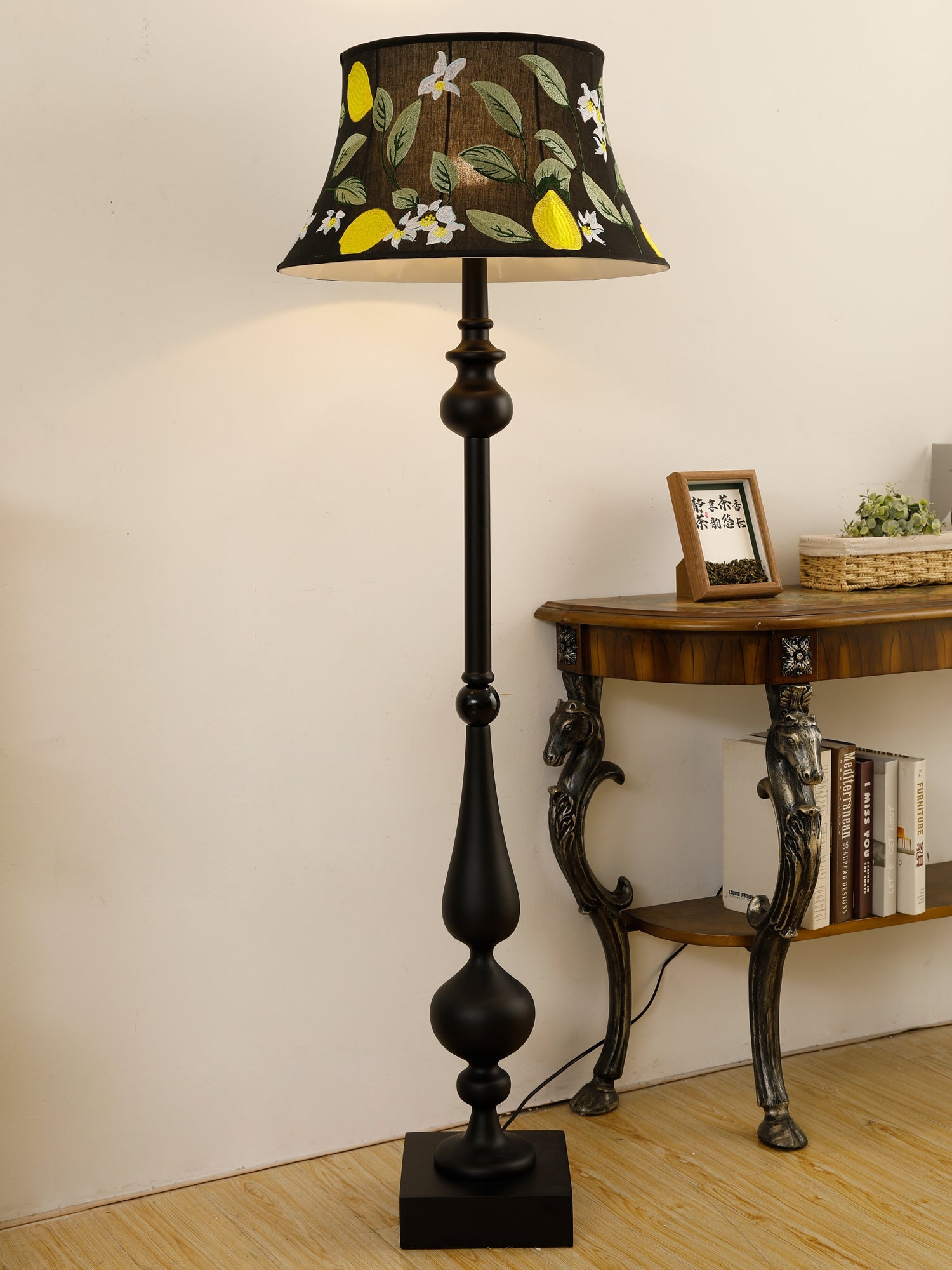 Victoria Floor Lamp - Blowlighting