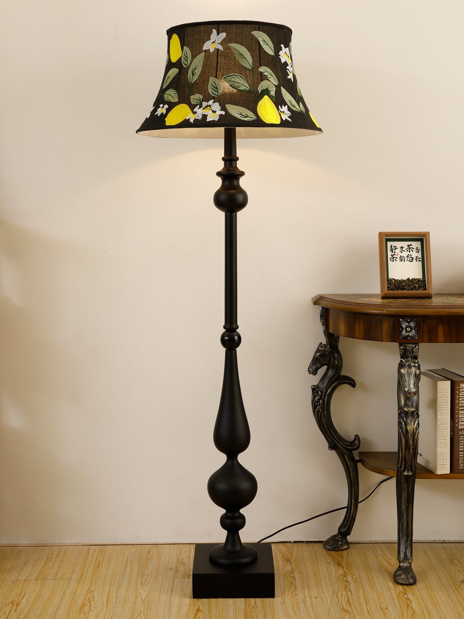 Victoria Floor Lamp - Blowlighting