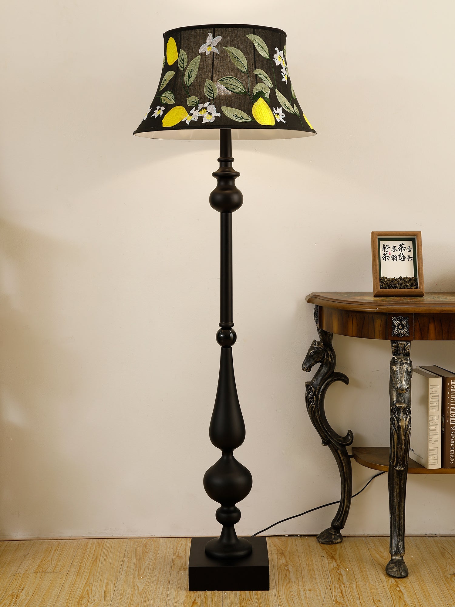 Victoria Floor Lamp - Blowlighting
